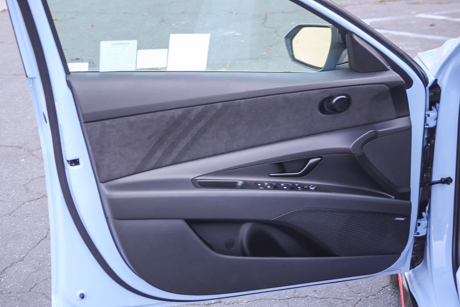 2025 Hyundai Elantra Base 23