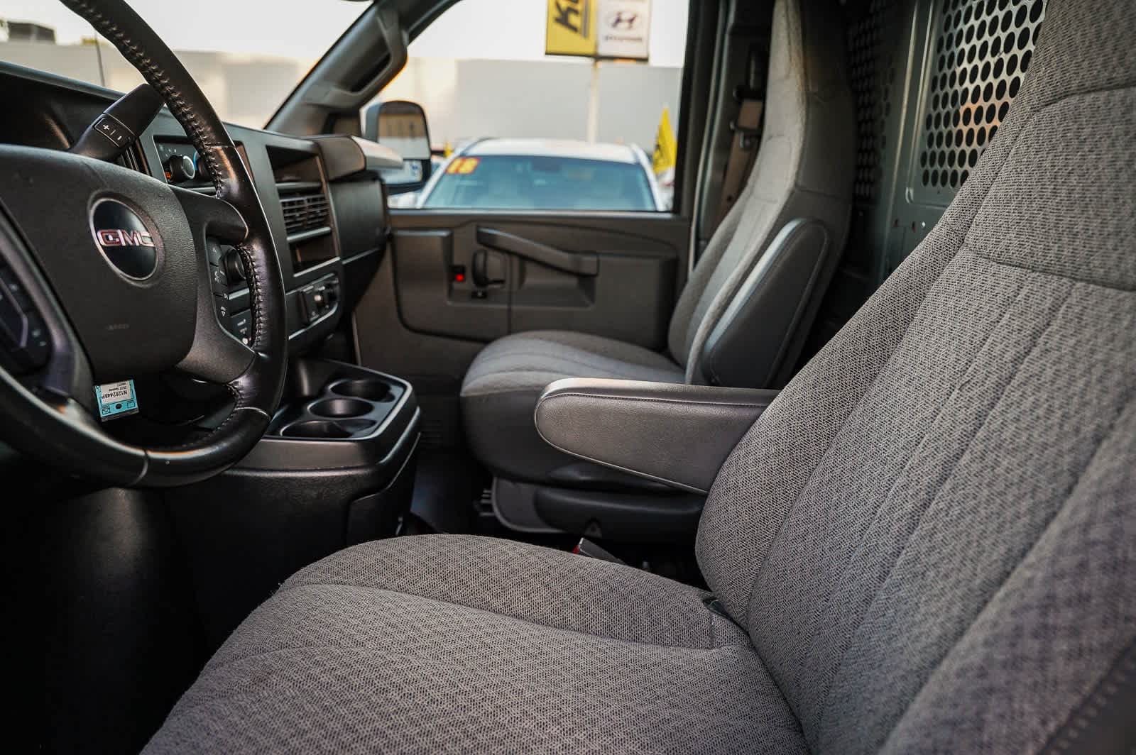 Thumbnail: 2022 GMC Savana - 18