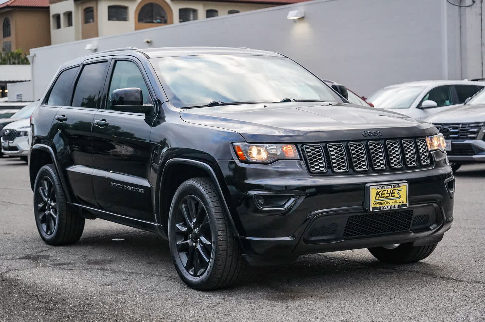 Thumbnail: 2020 Jeep Grand Cherokee - 3