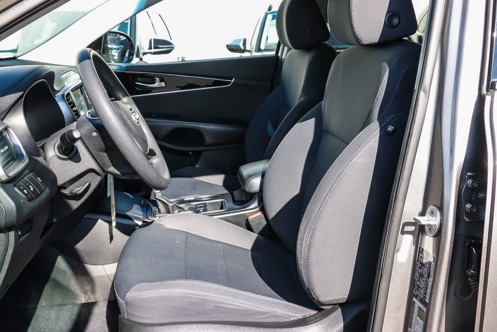 Thumbnail: 2019 Kia Sorento - 17