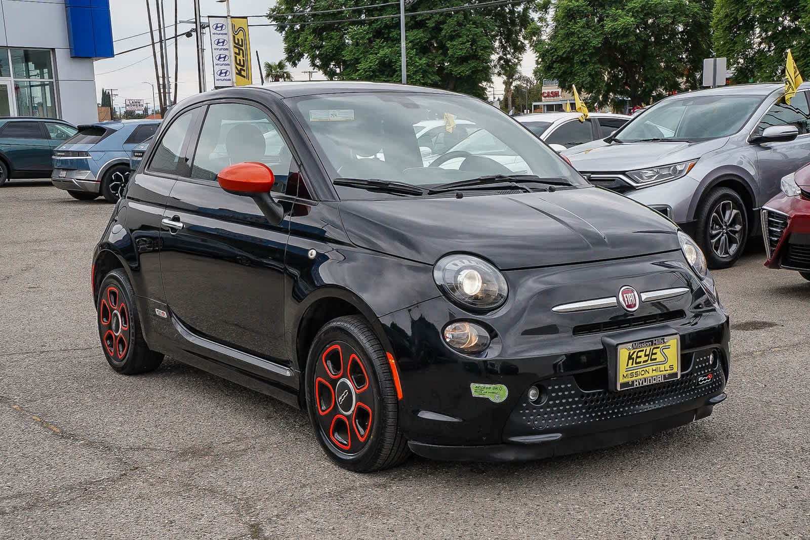 Thumbnail: 2019 Fiat 500e - 3