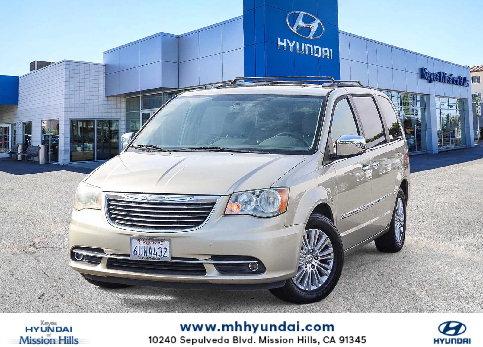 2011 Chrysler Town & Country Touring -
                  Mission Hills, CA