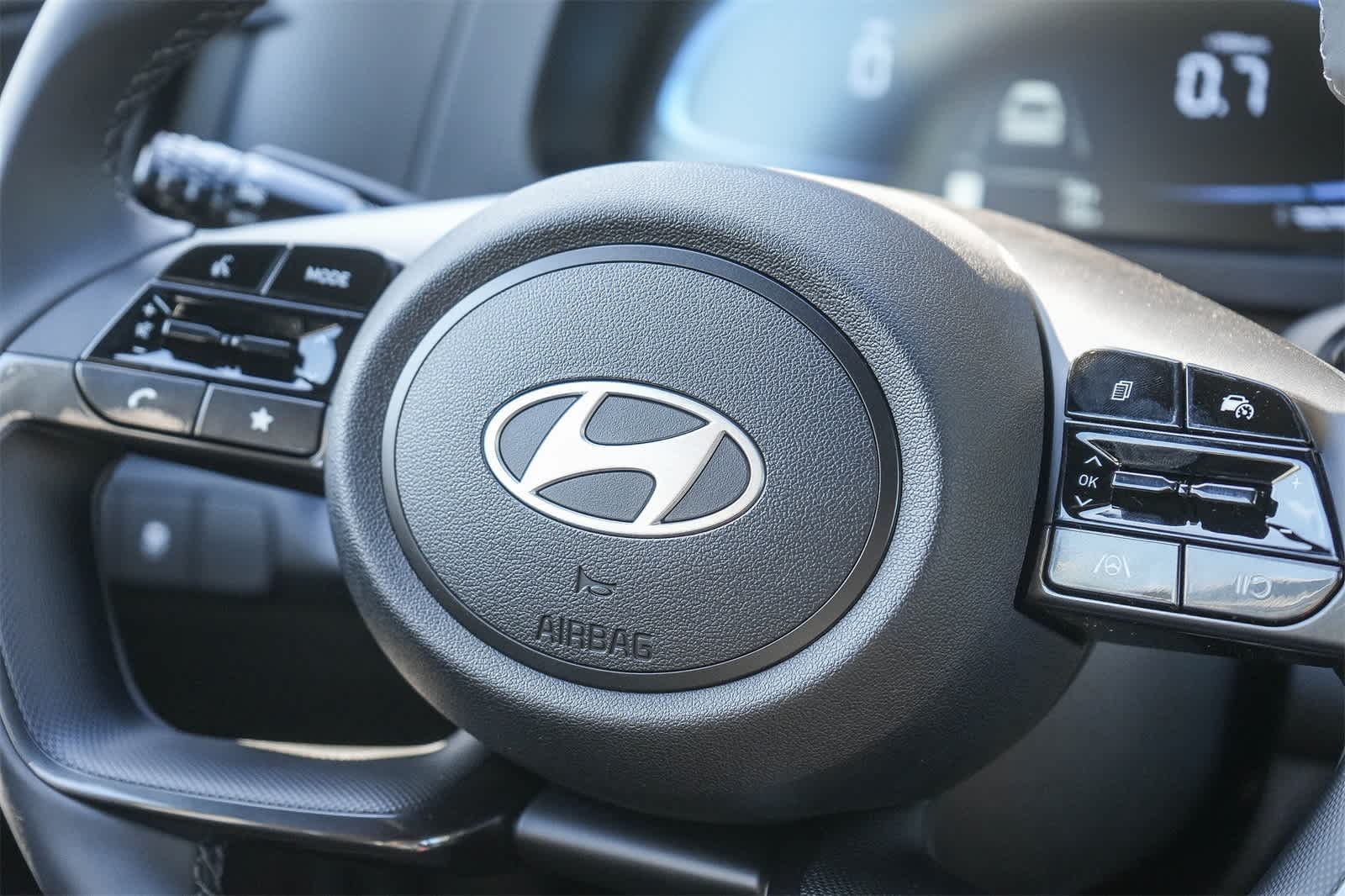 Thumbnail: 2025 Hyundai Elantra - 18