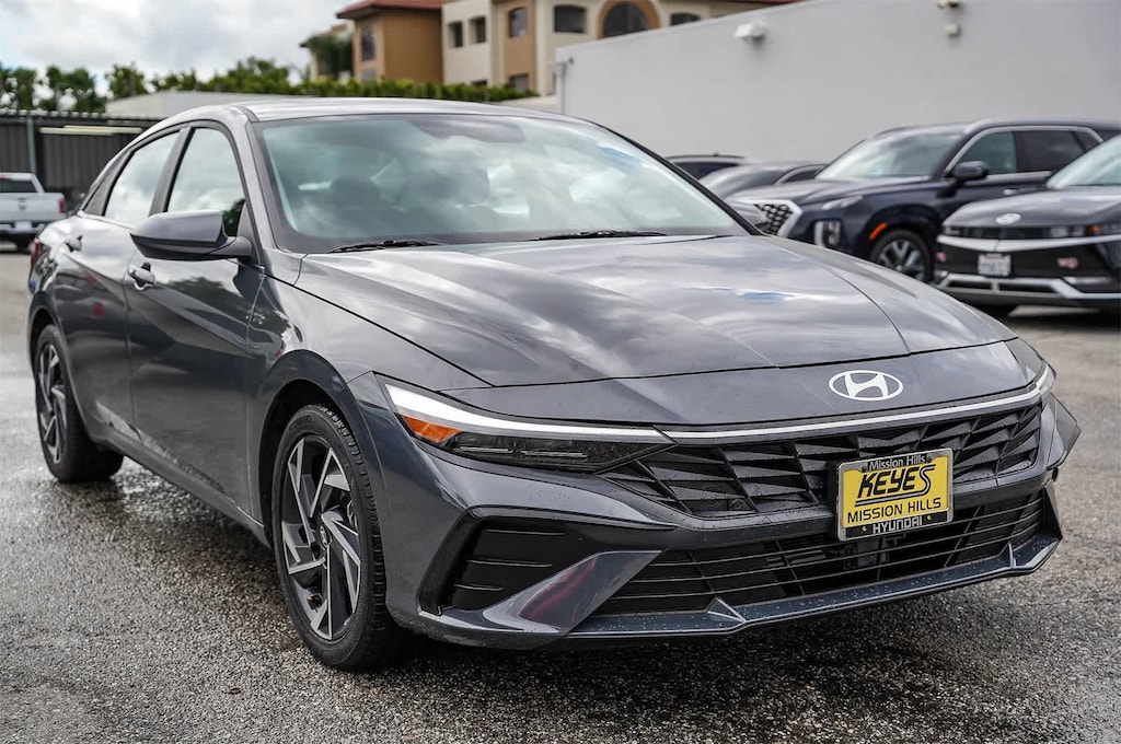 Certified 2025 Hyundai Elantra SEL Convenience Sedan