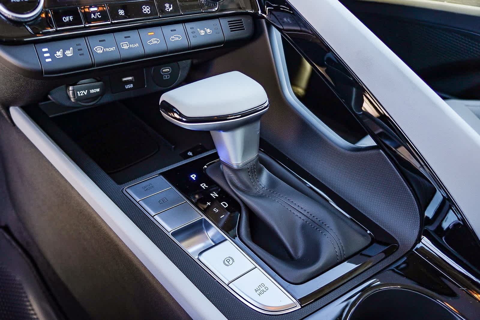 Thumbnail: 2025 Hyundai Elantra - 24