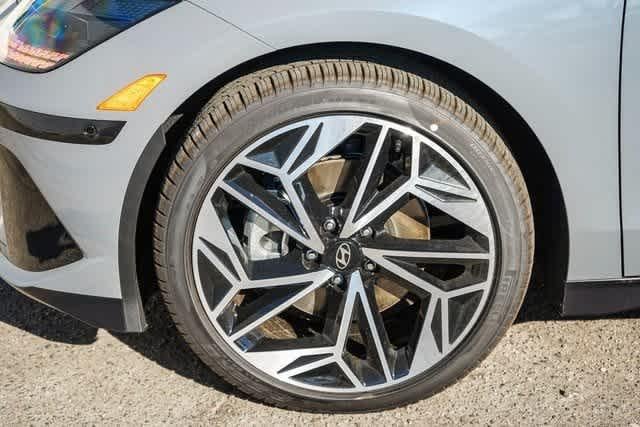 Thumbnail: 2025 Hyundai Ioniq 6 - 10