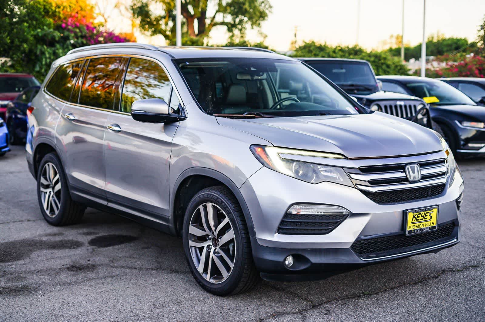 Thumbnail: 2017 Honda Pilot - 5