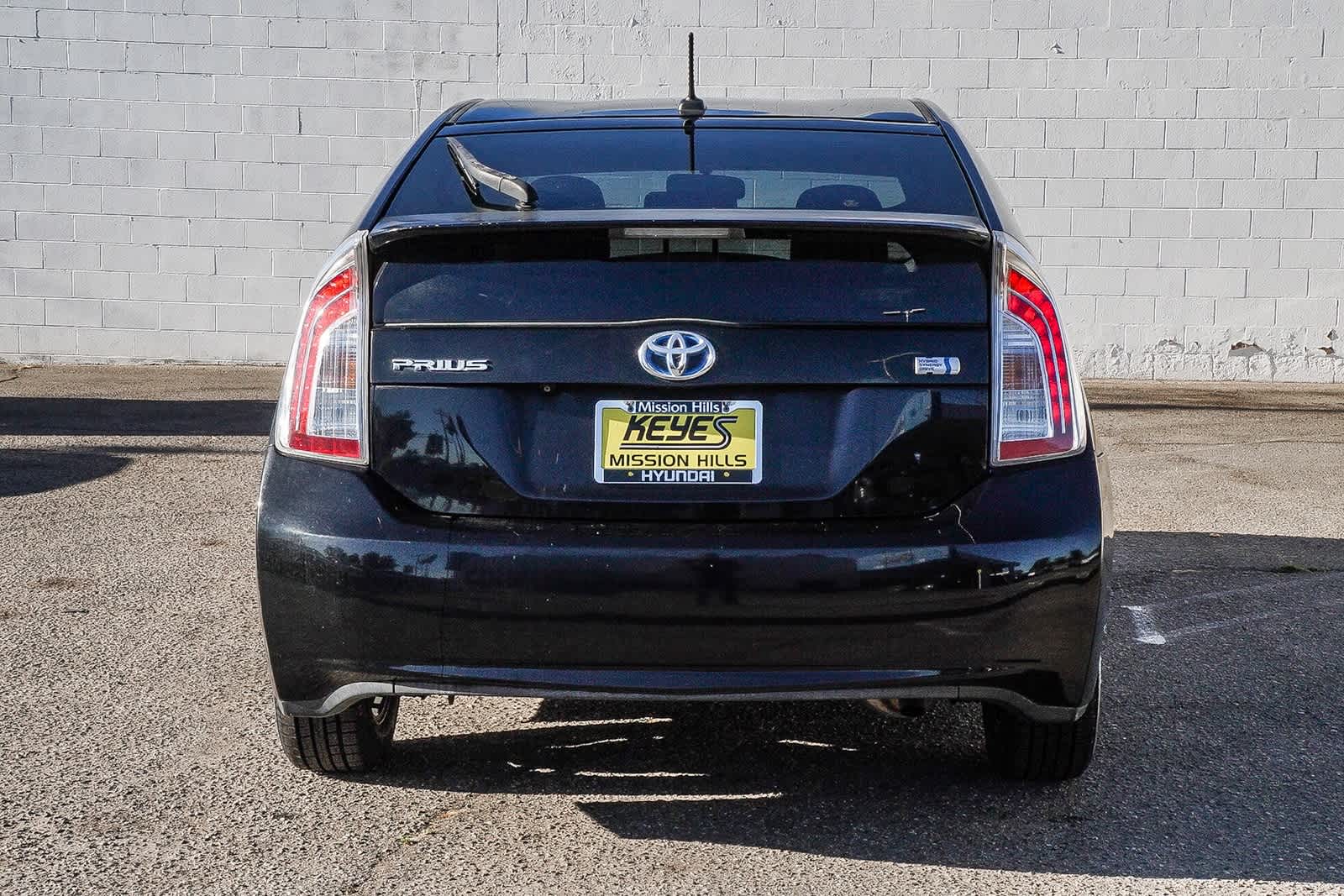 Thumbnail: 2015 Toyota Prius - 5