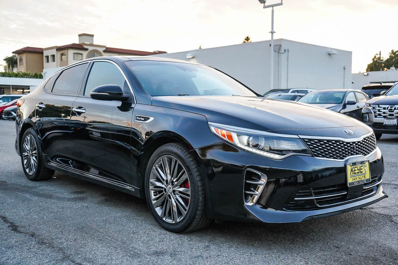Thumbnail: 2016 Kia Optima - 3