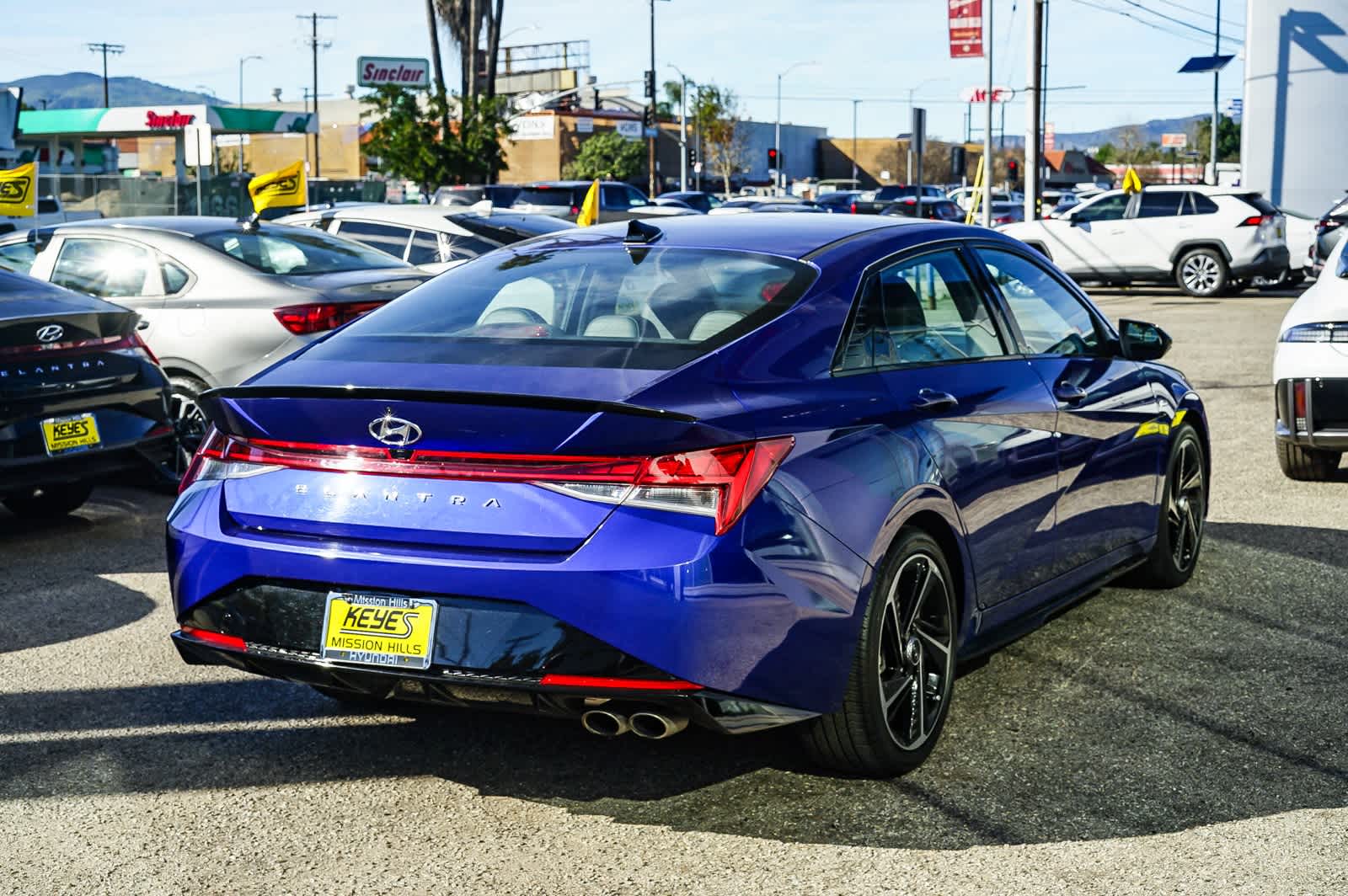 Thumbnail: 2023 Hyundai Elantra - 9