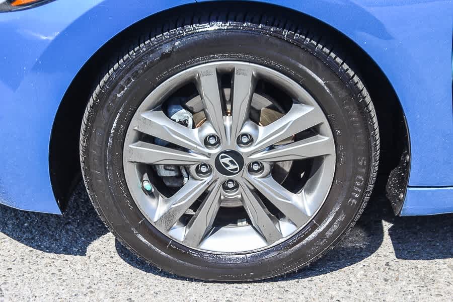 Thumbnail: 2017 Hyundai Elantra - 9