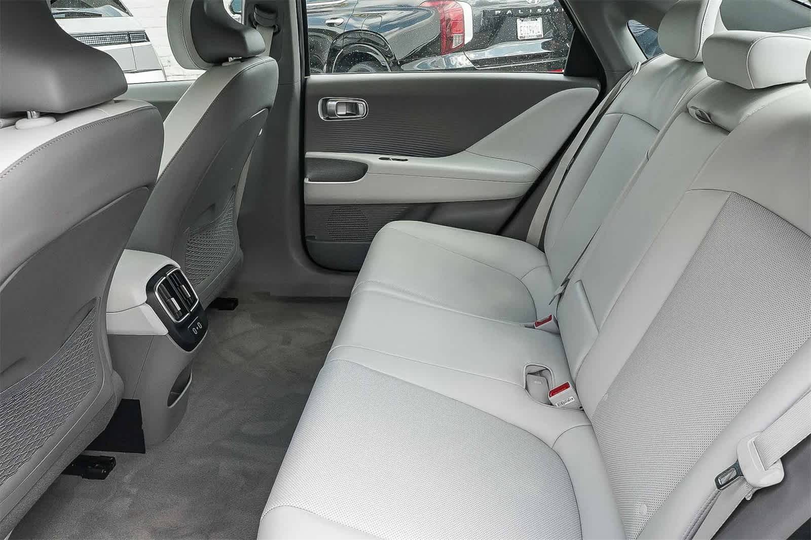 Thumbnail: 2024 Hyundai Ioniq 6 - 23