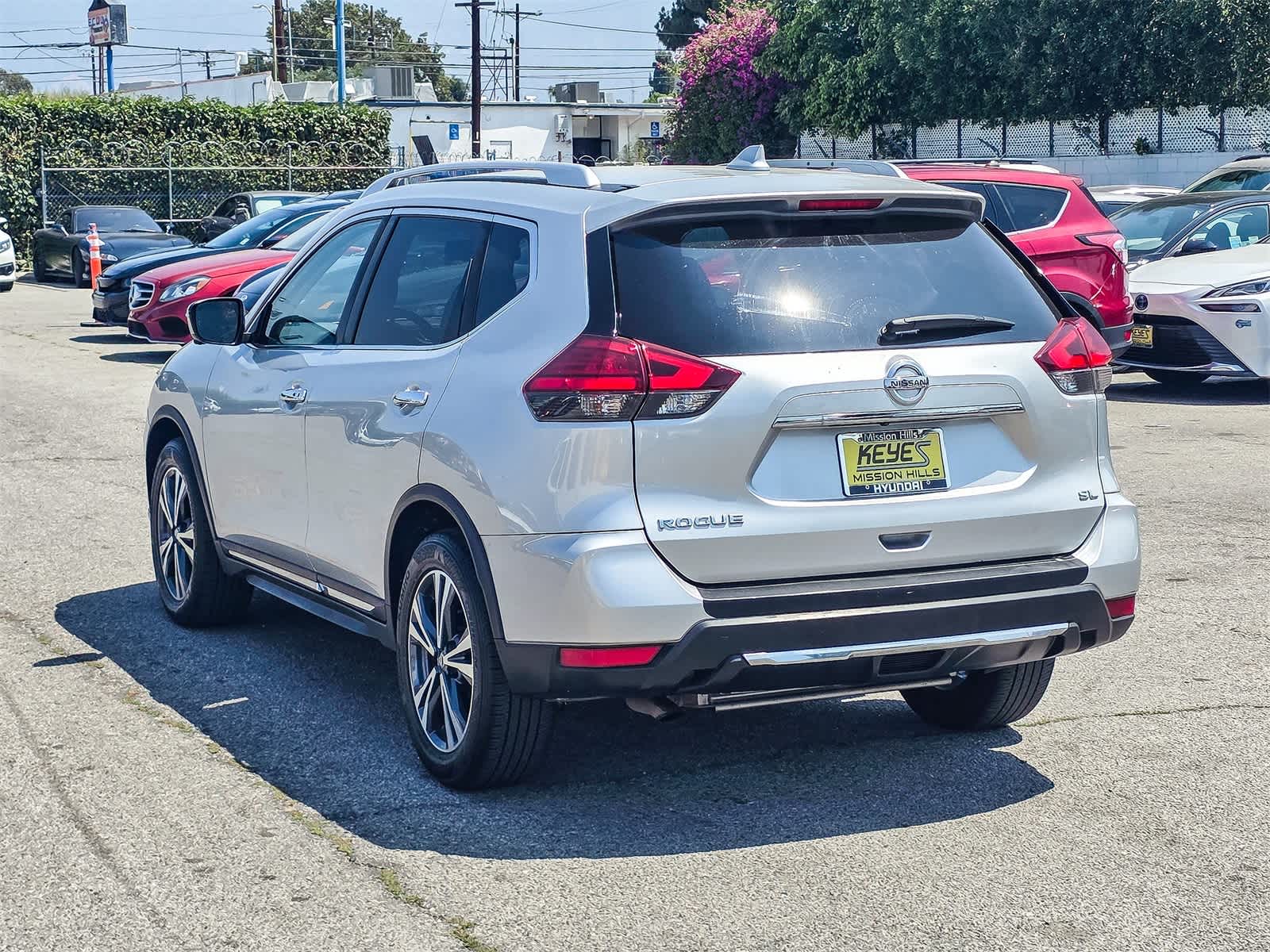 Thumbnail: 2017 Nissan Rogue - 6