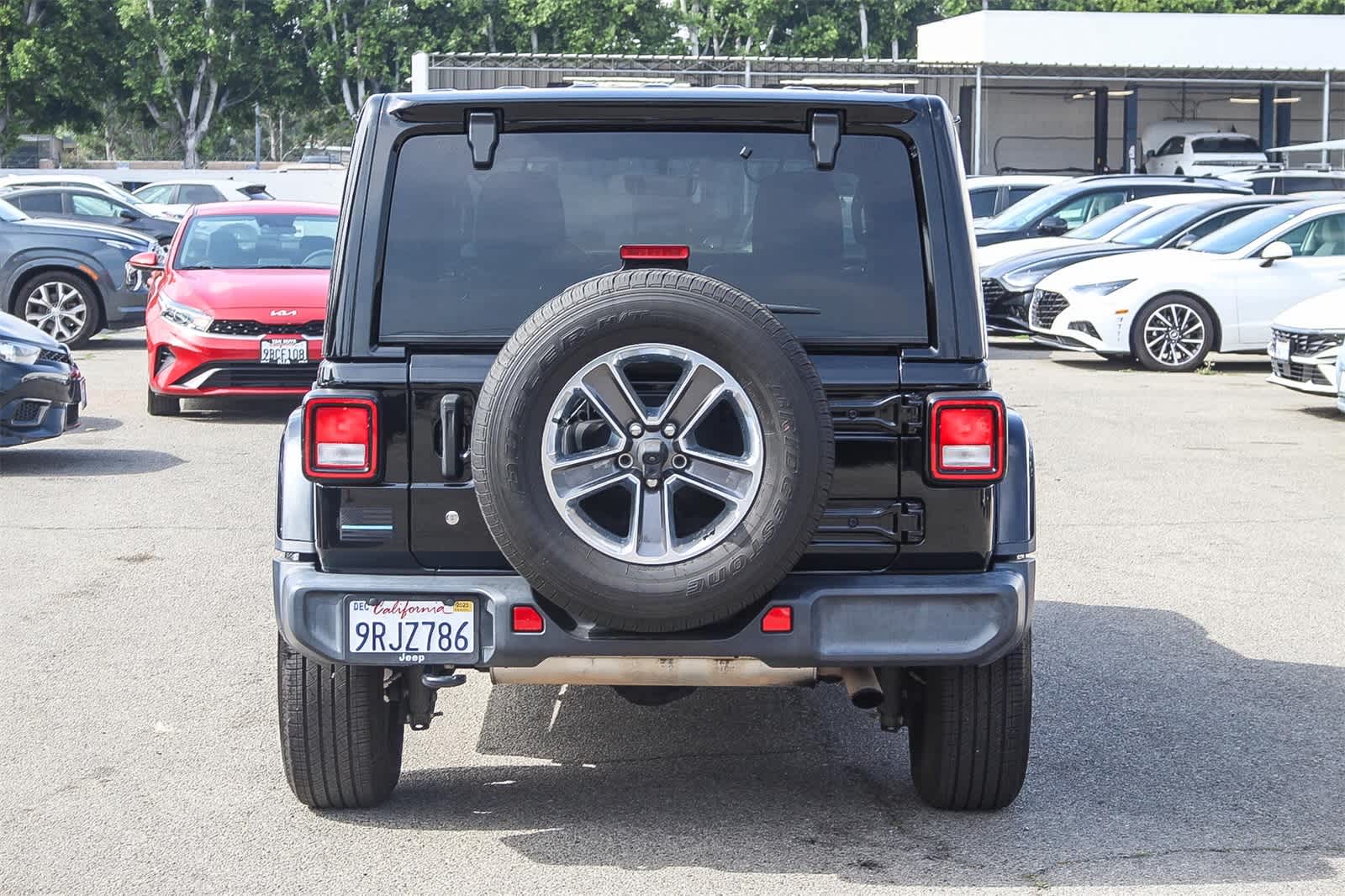 2020 Jeep Wrangler Unlimited Sahara 5
