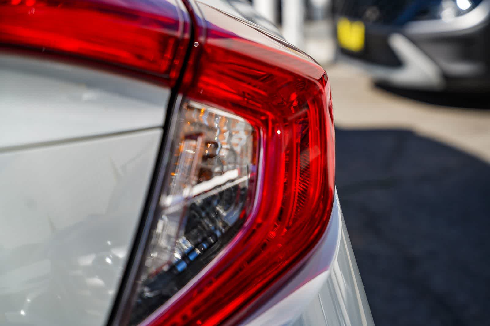 Thumbnail: 2016 Honda Civic - 11