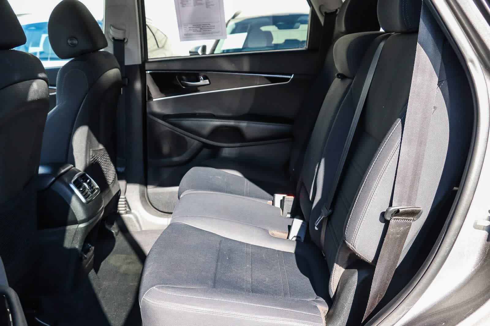 Thumbnail: 2019 Kia Sorento - 18