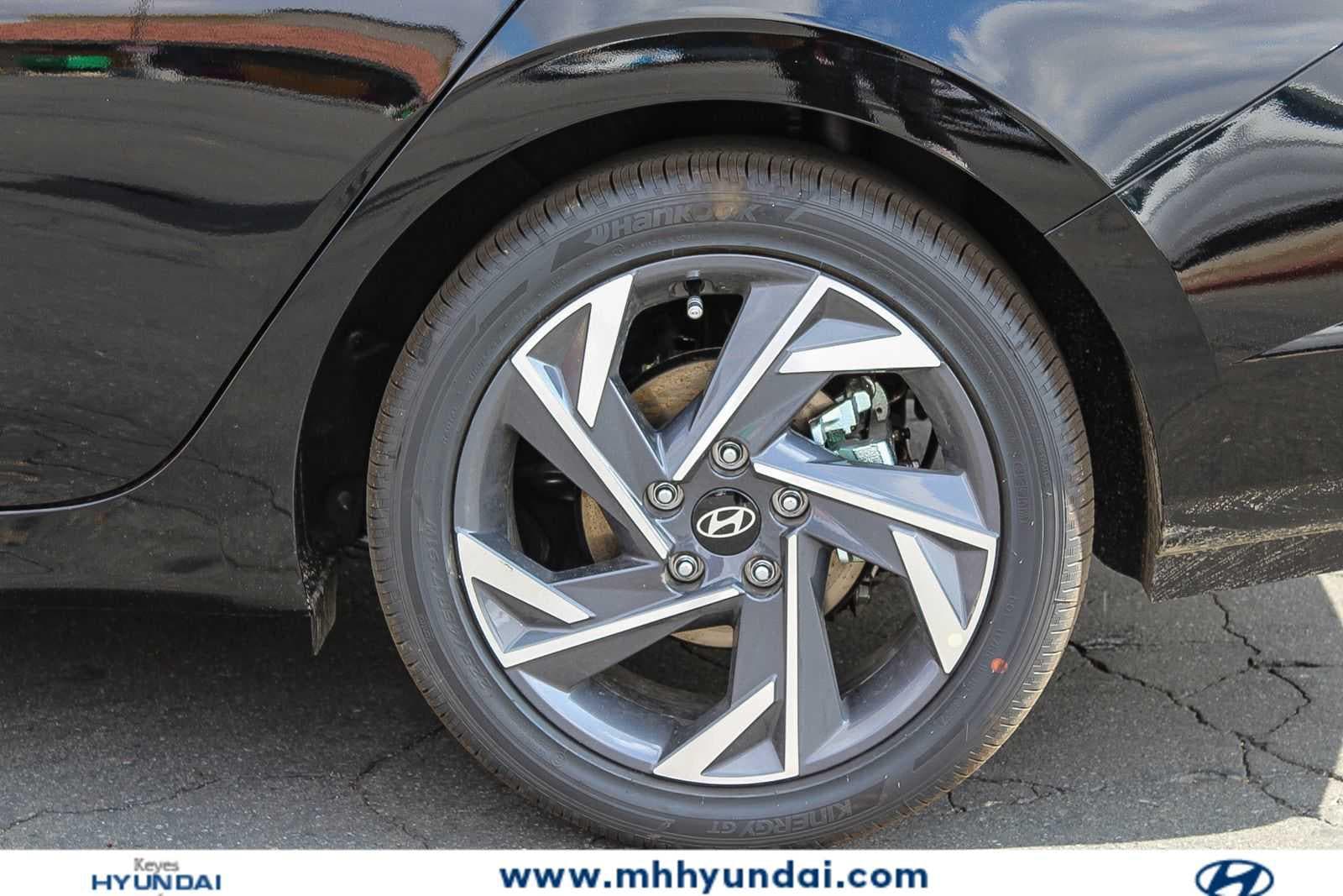 Thumbnail: 2025 Hyundai Elantra - 8
