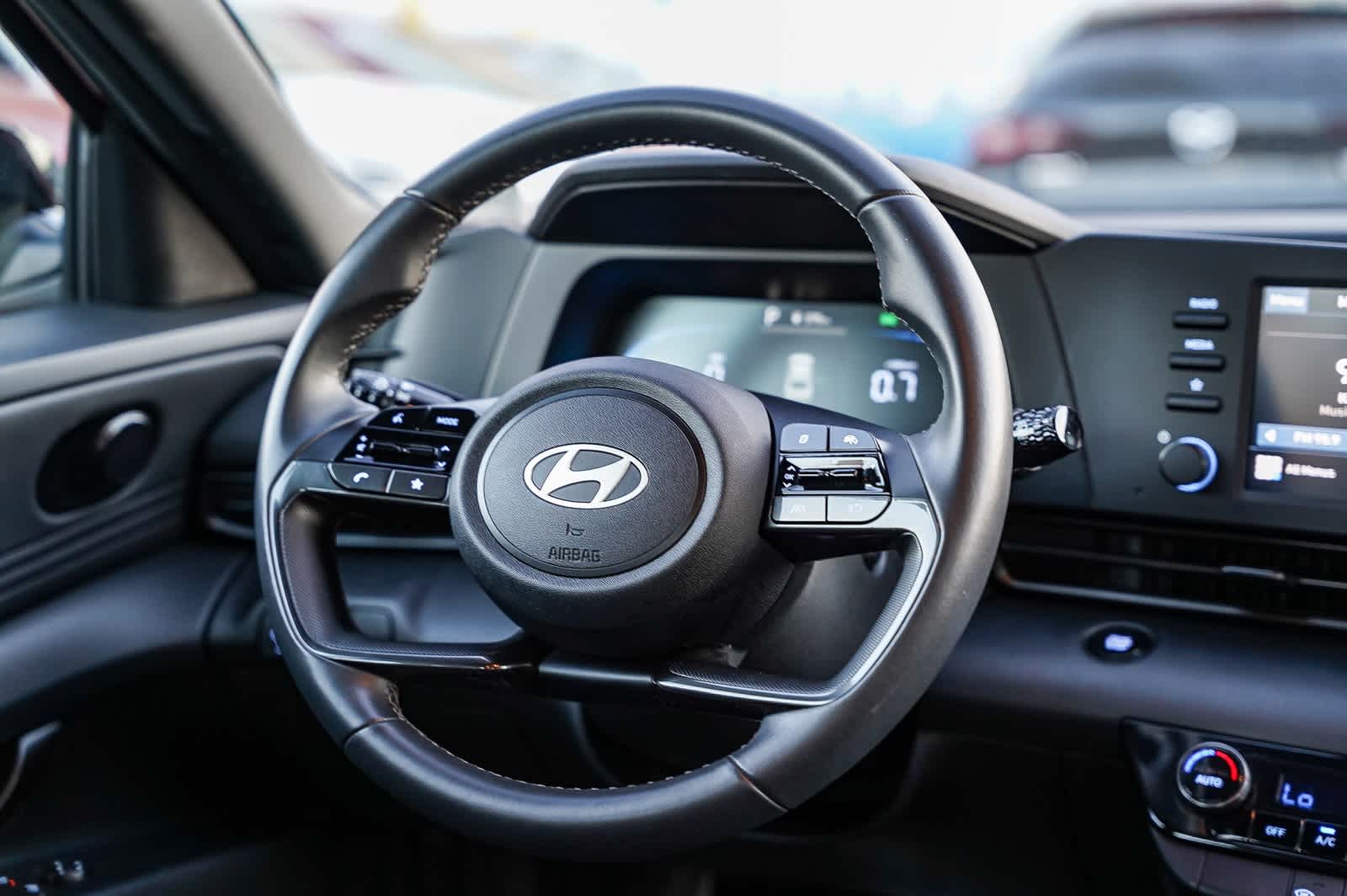 Thumbnail: 2025 Hyundai Elantra - 15