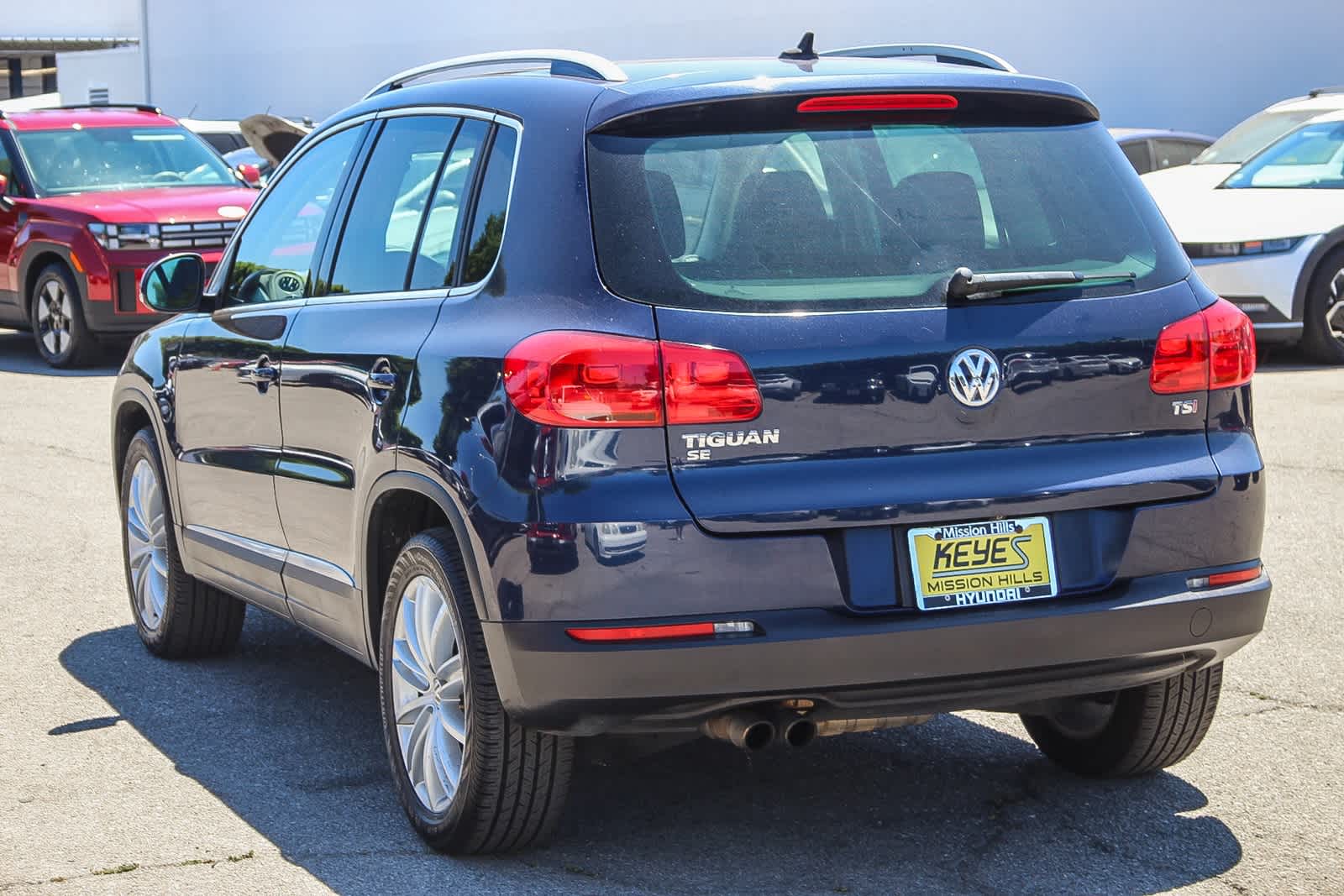 Thumbnail: 2016 Volkswagen Tiguan - 6