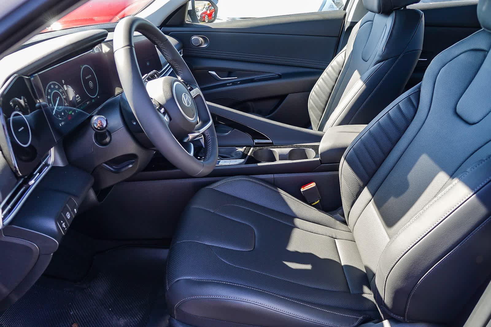 Thumbnail: 2025 Hyundai Elantra - 21