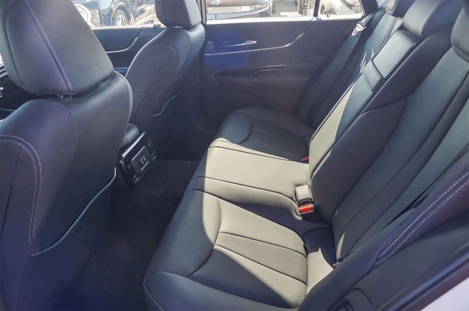 Thumbnail: 2021 Toyota Mirai - 18