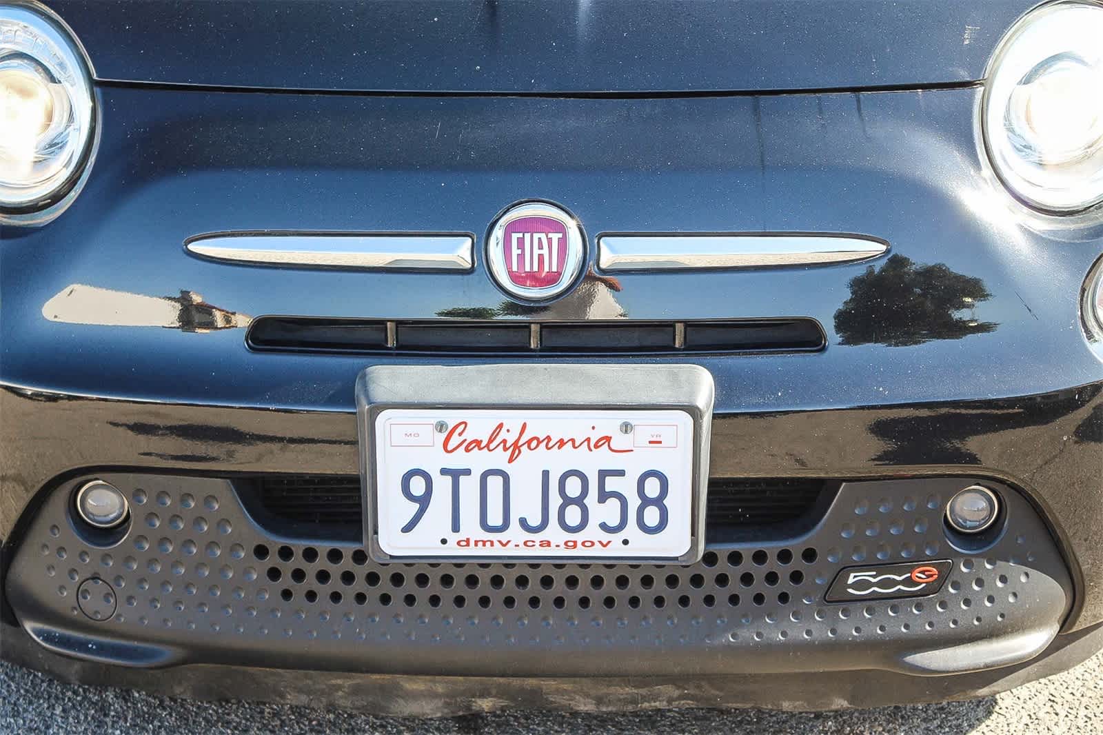 Thumbnail: 2019 Fiat 500e - 10