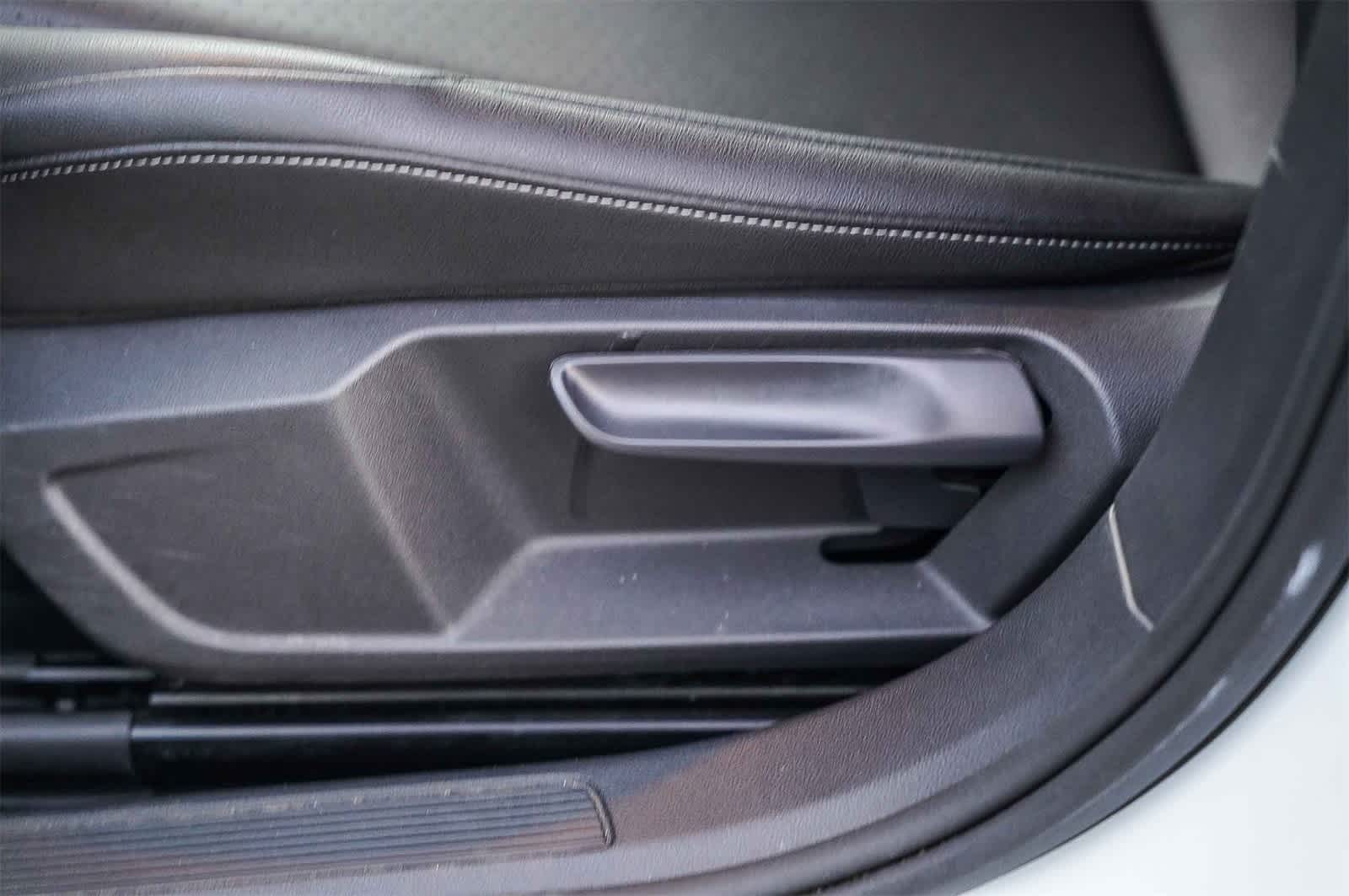 Thumbnail: 2019 Volkswagen Jetta - 18