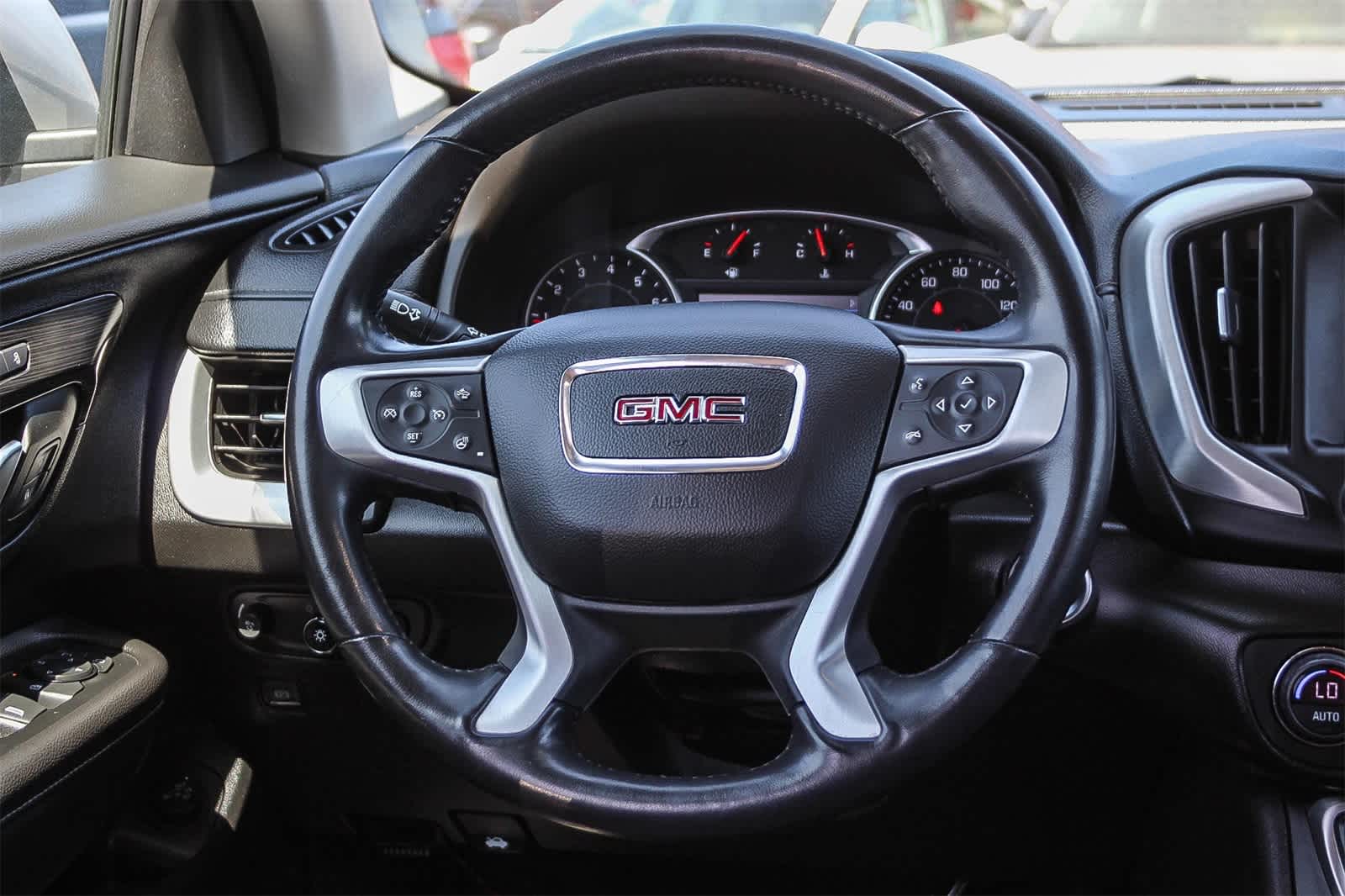 Thumbnail: 2022 GMC Terrain - 17