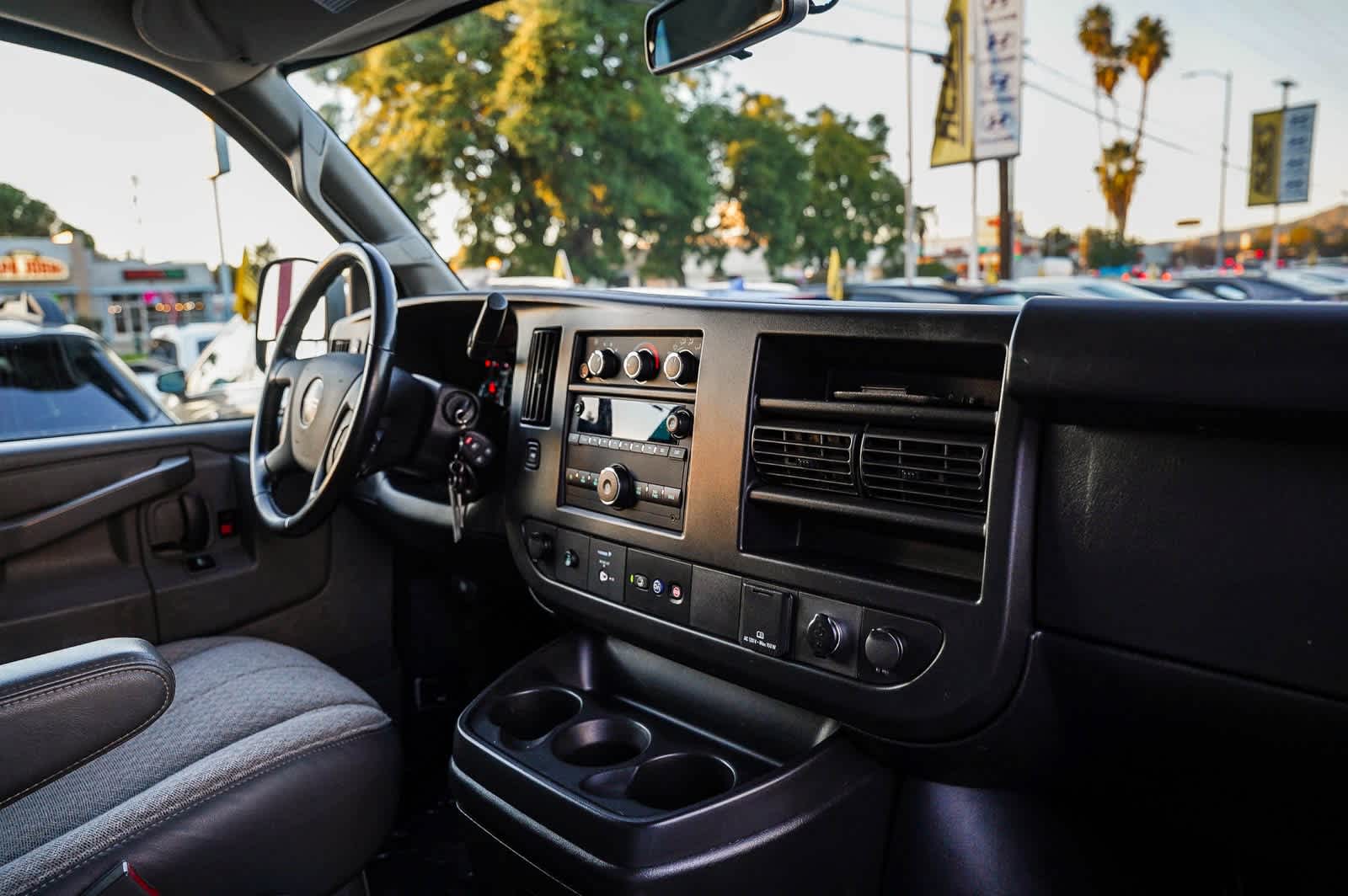 Thumbnail: 2022 GMC Savana - 12