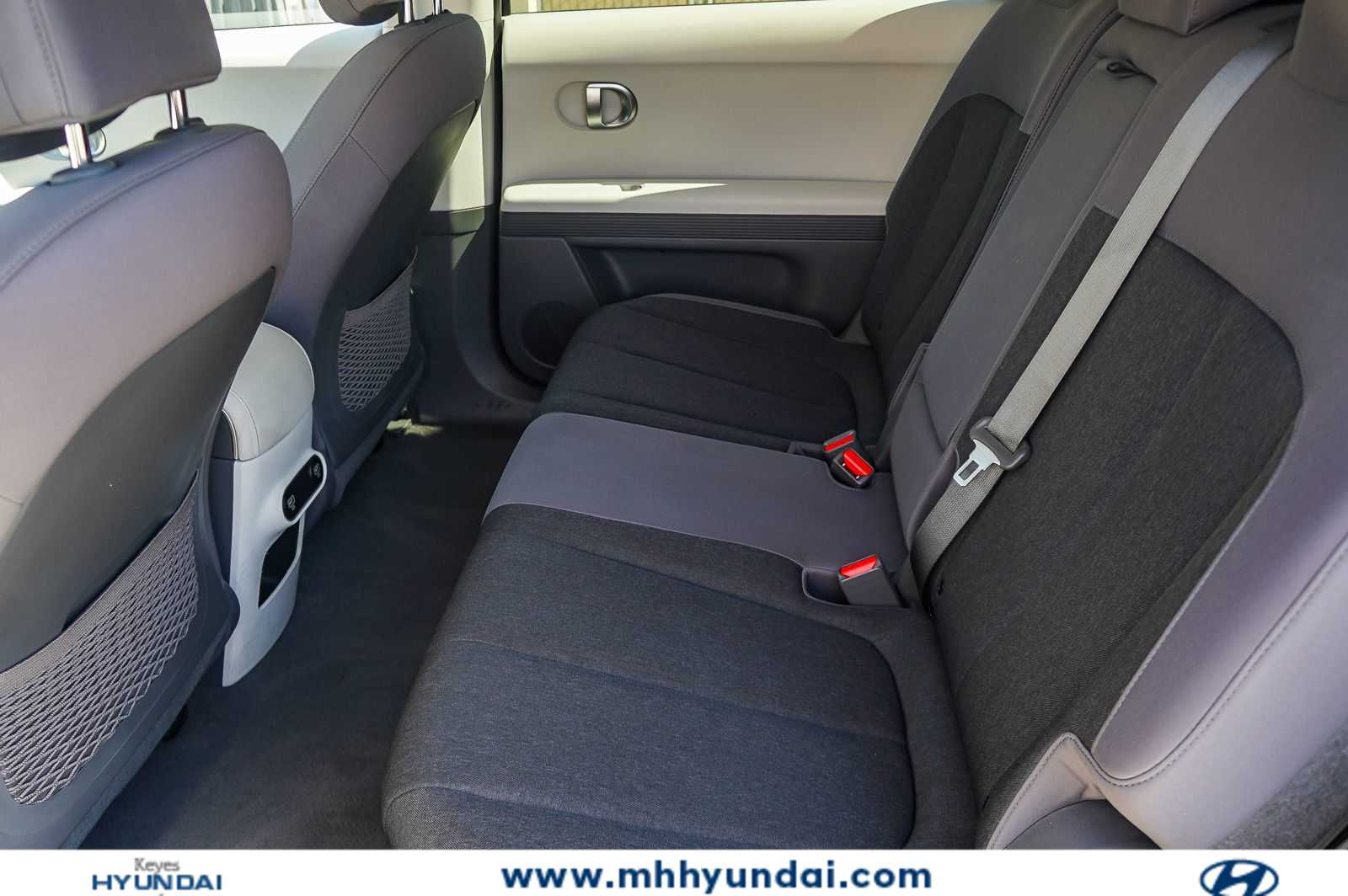Thumbnail: 2023 Hyundai Ioniq 5 - 19