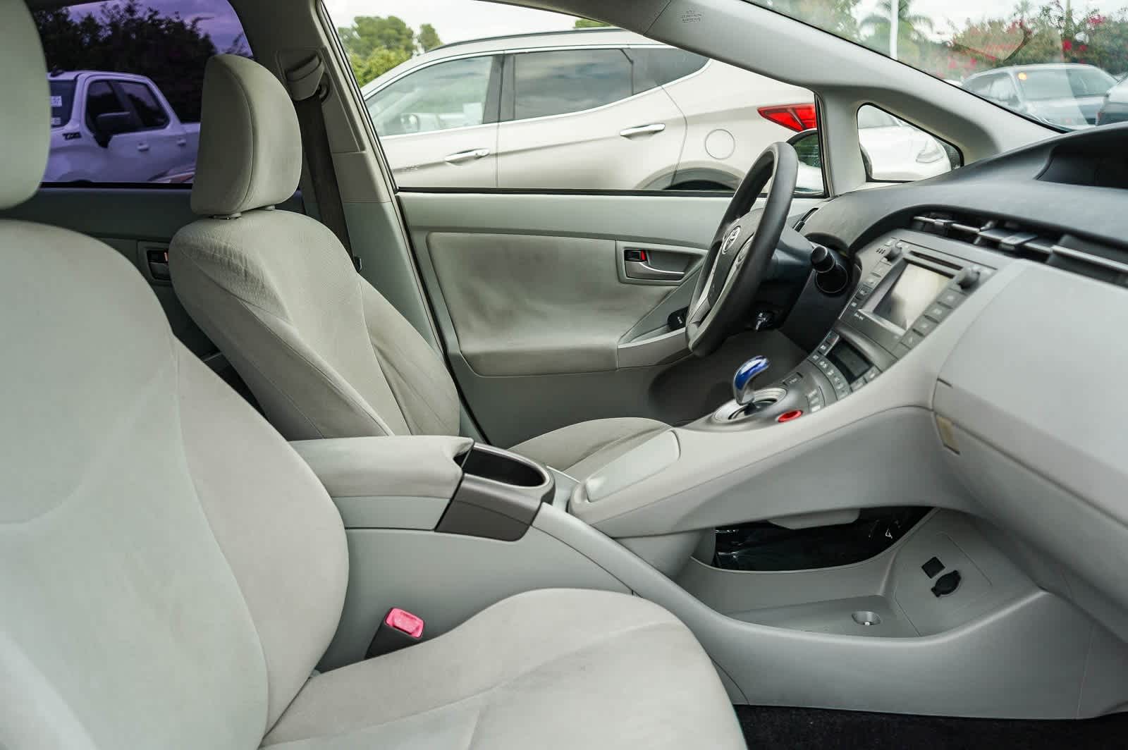 Thumbnail: 2012 Toyota Prius - 17