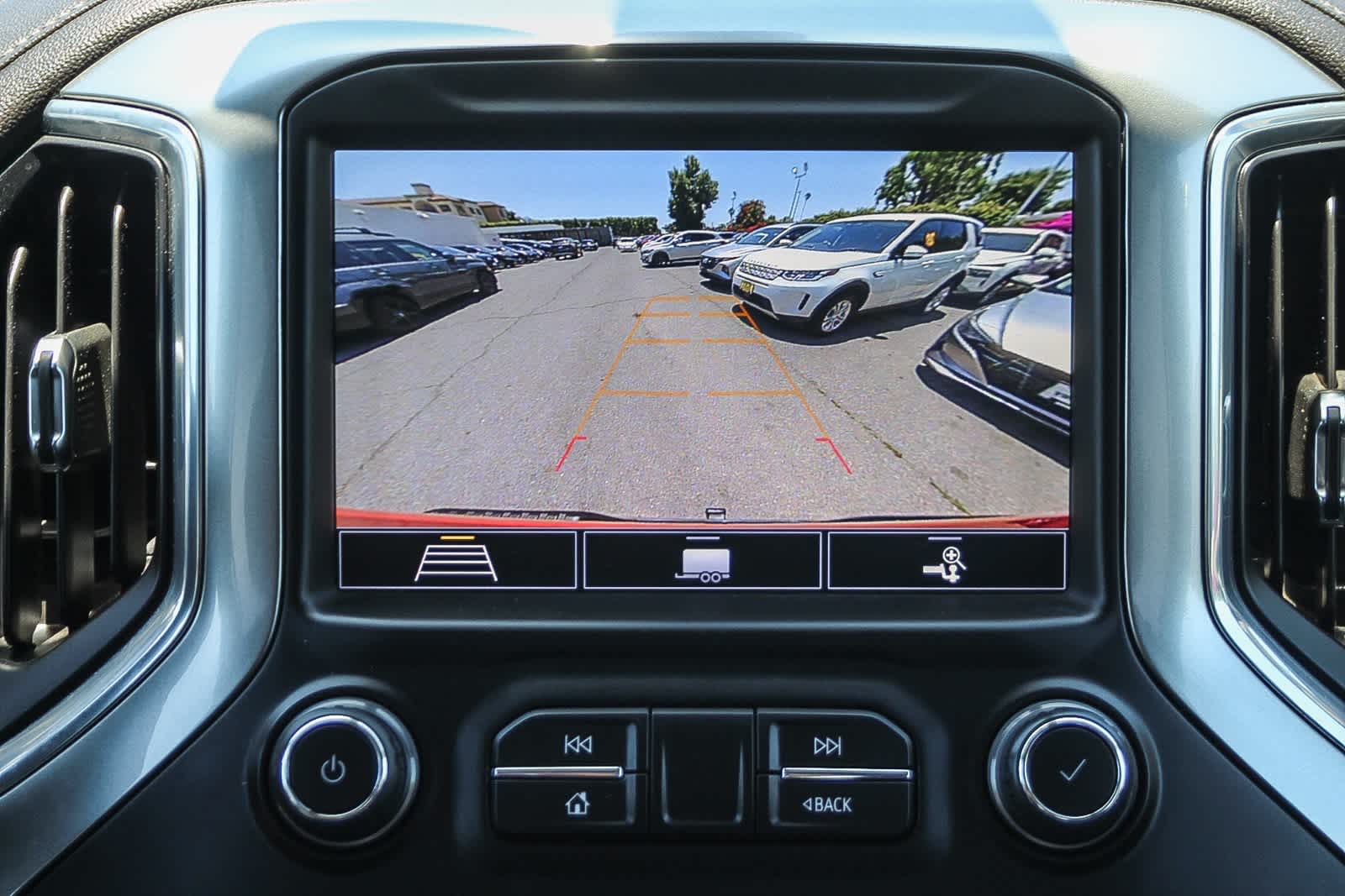 Thumbnail: 2020 Chevrolet Silverado 1500 - 19