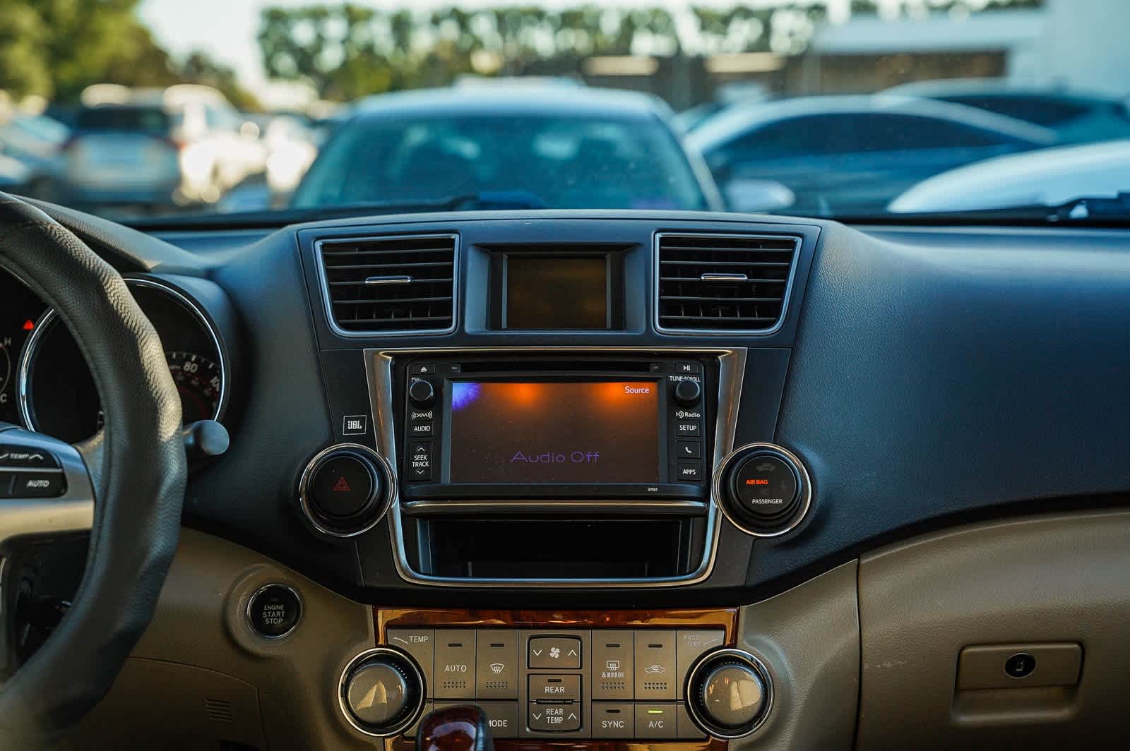 Thumbnail: 2013 Toyota Highlander - 13