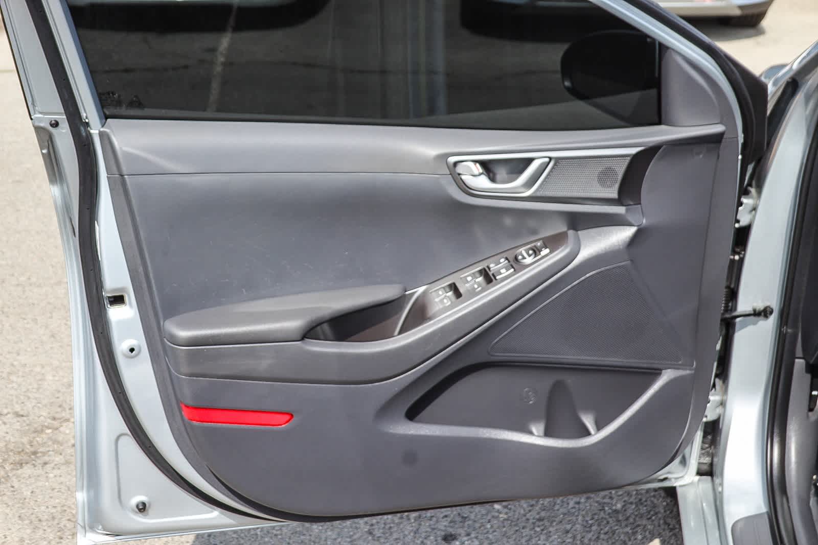 Thumbnail: 2021 Hyundai Ioniq - 21
