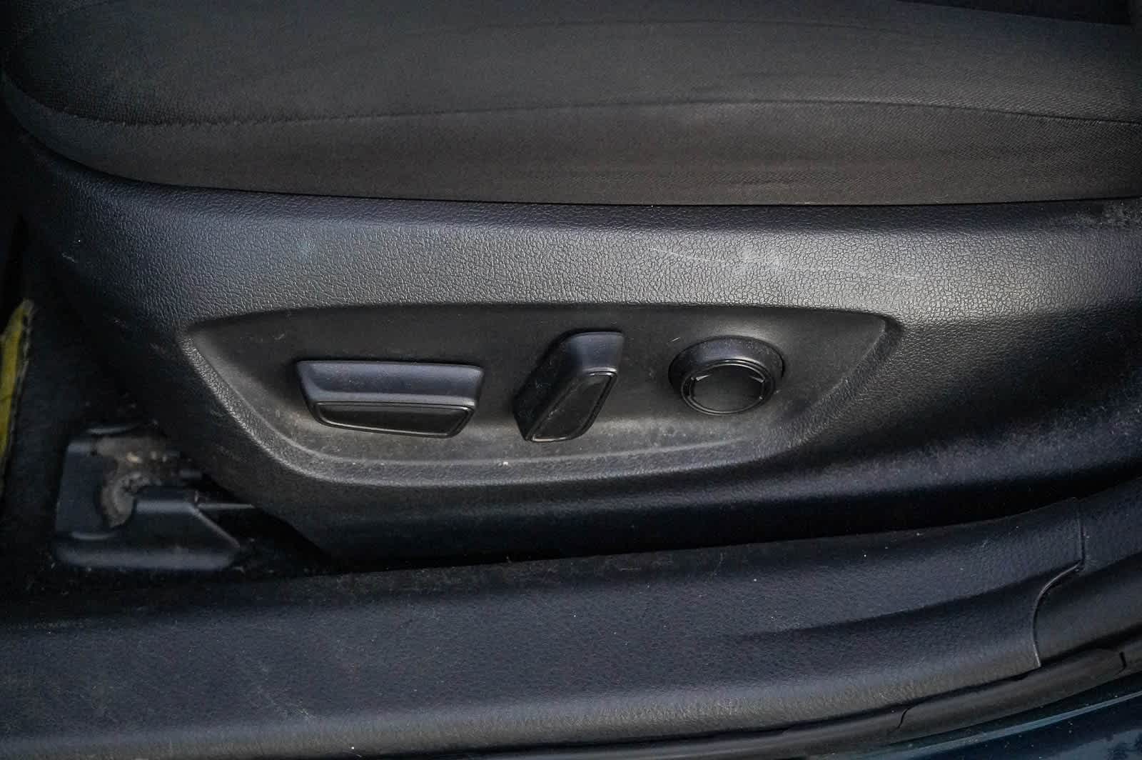 Thumbnail: 2018 Toyota Camry - 20