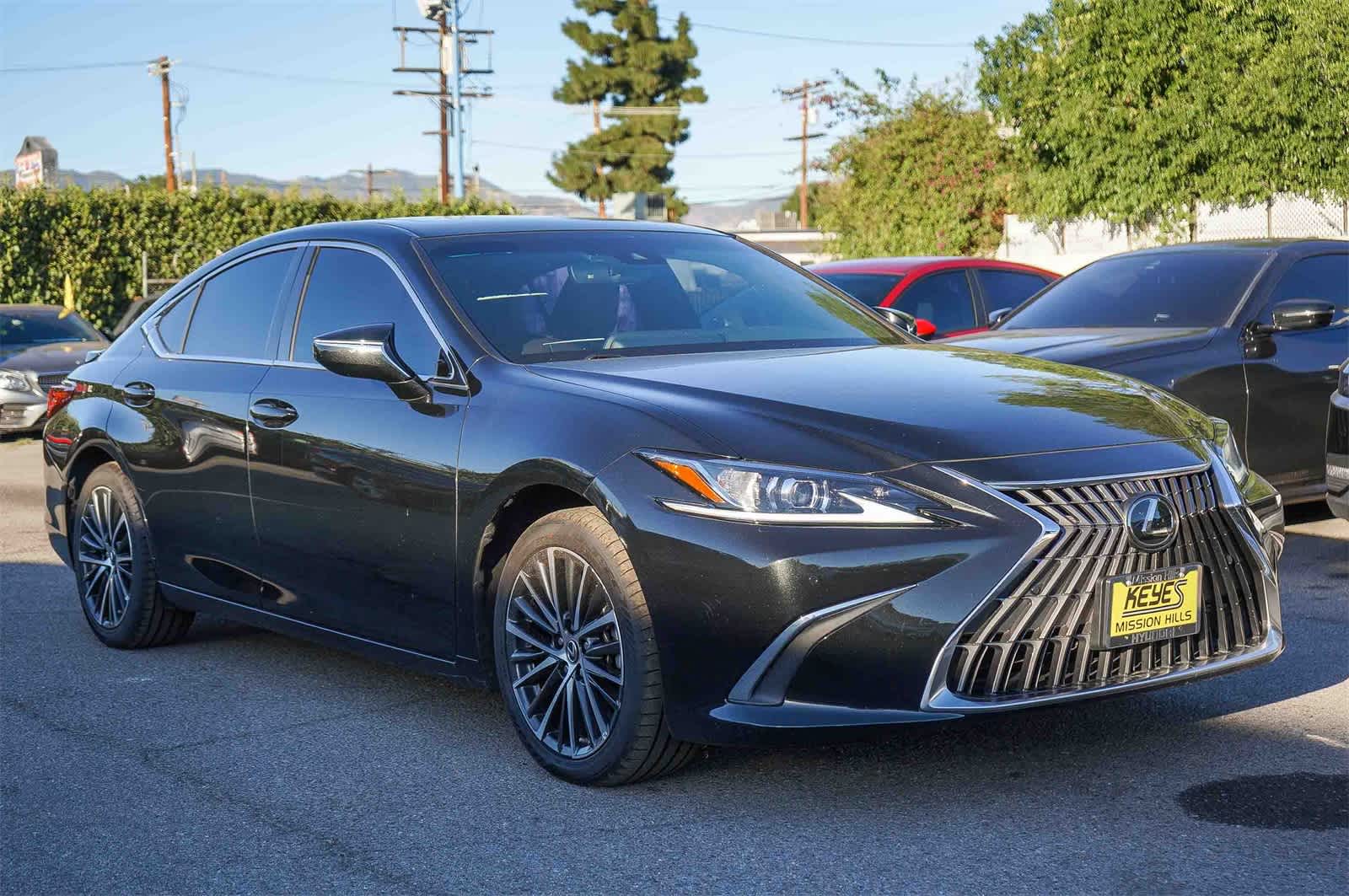 Thumbnail: 2023 Lexus ES - 3