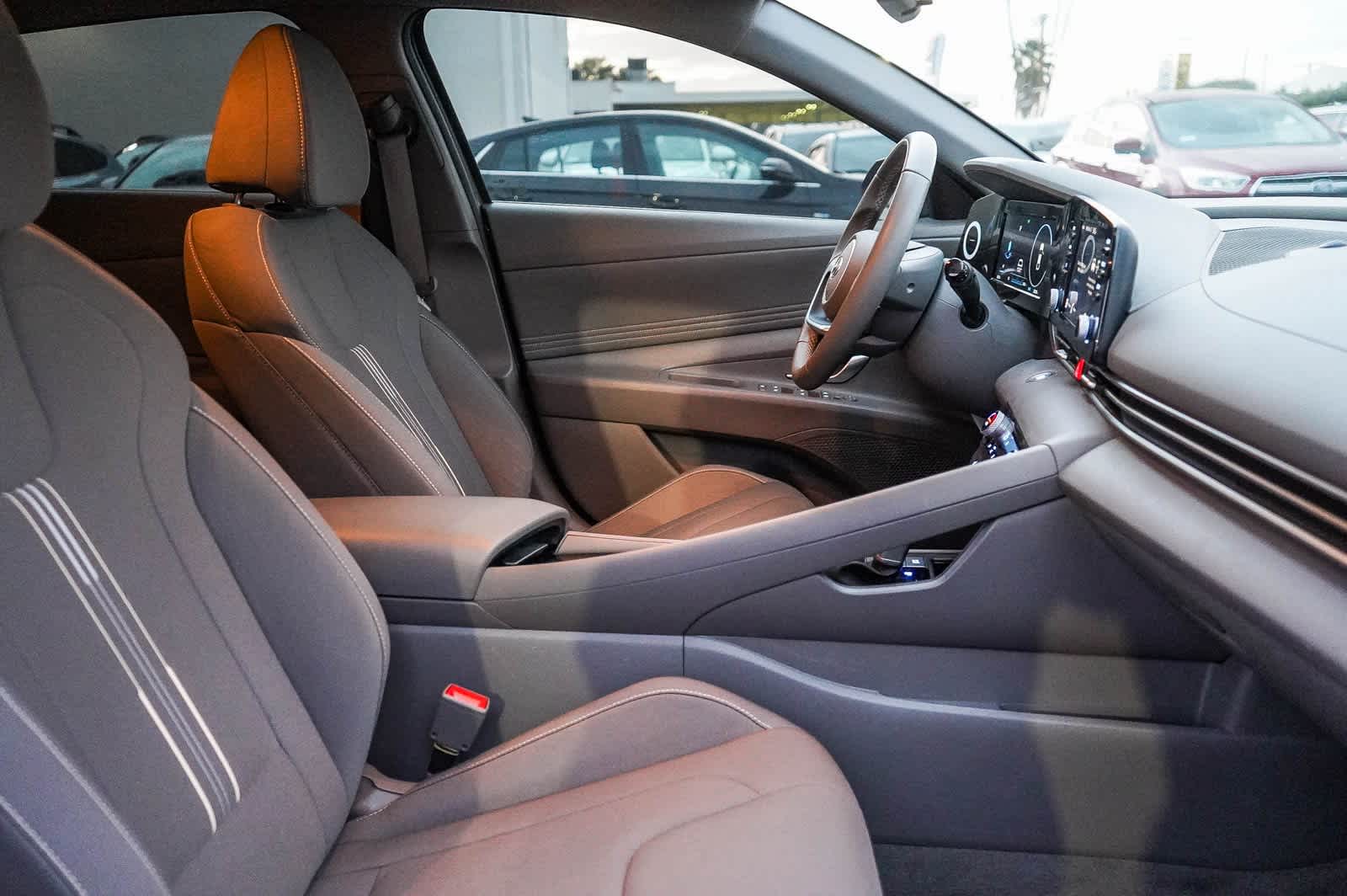 Thumbnail: 2022 Hyundai Elantra - 16