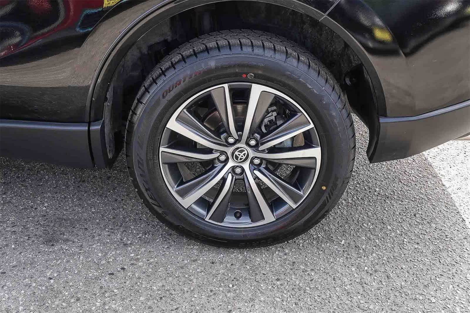 Thumbnail: 2021 Toyota Venza - 11