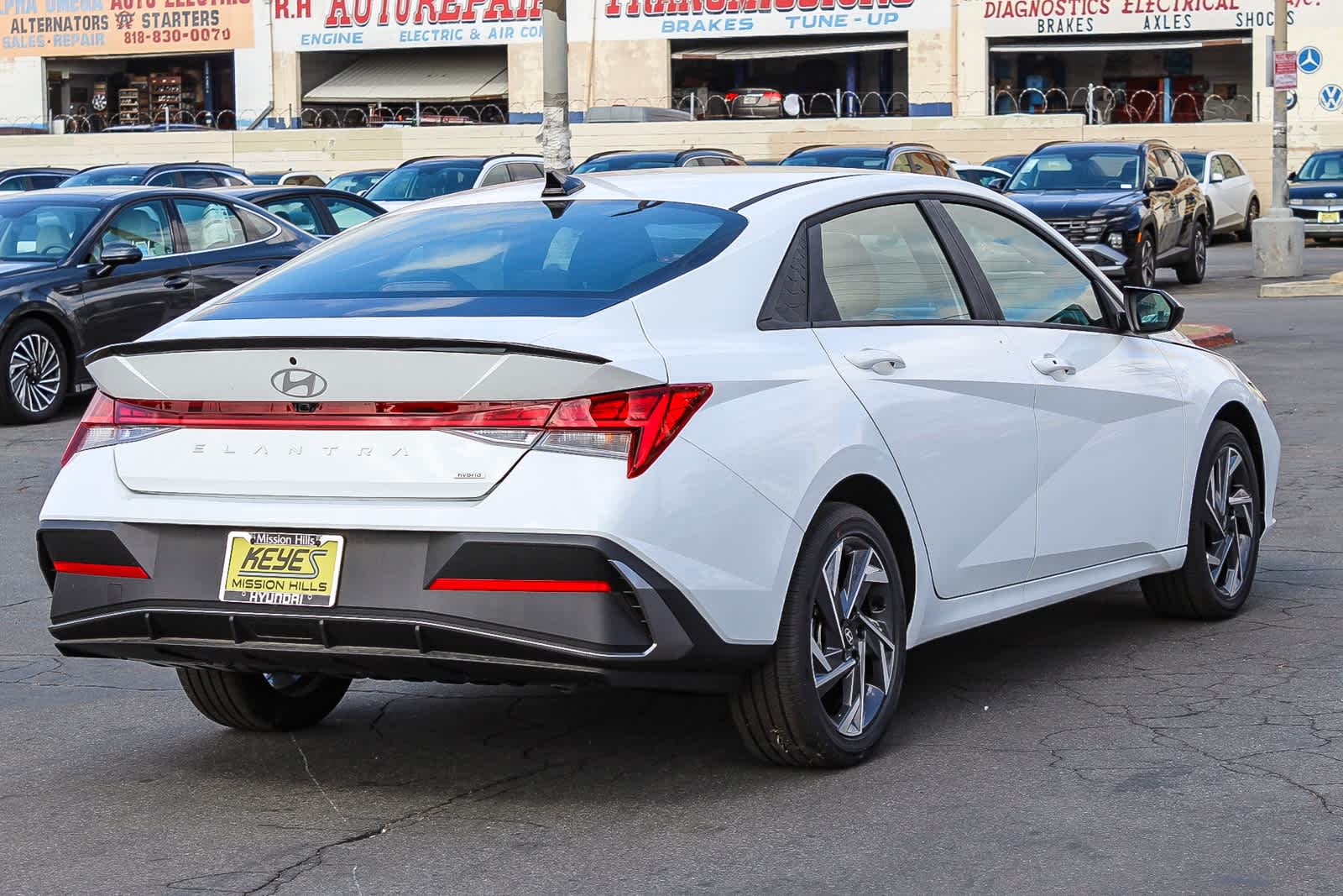 Thumbnail: 2025 Hyundai Elantra - 4