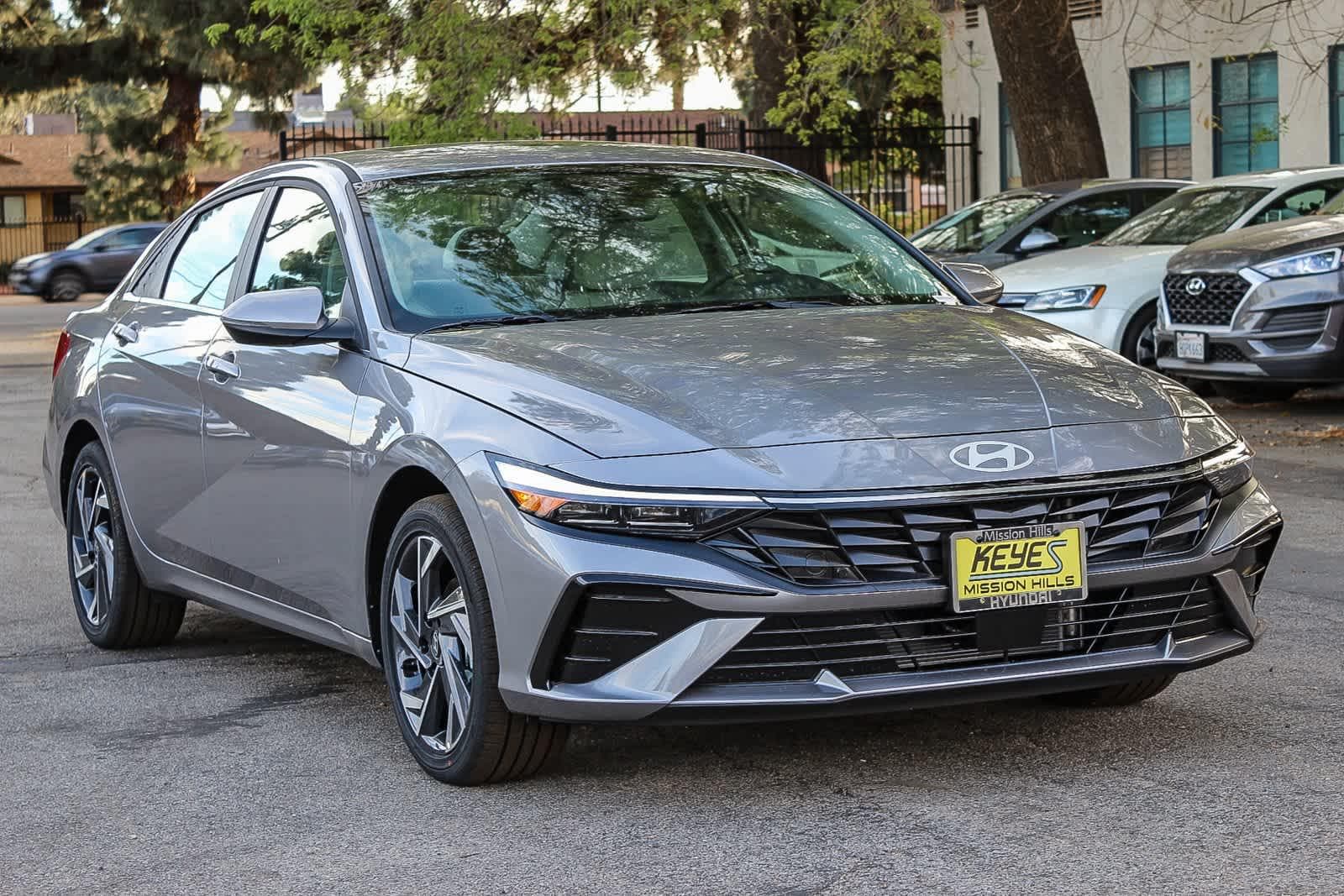 Thumbnail: 2025 Hyundai Elantra - 3