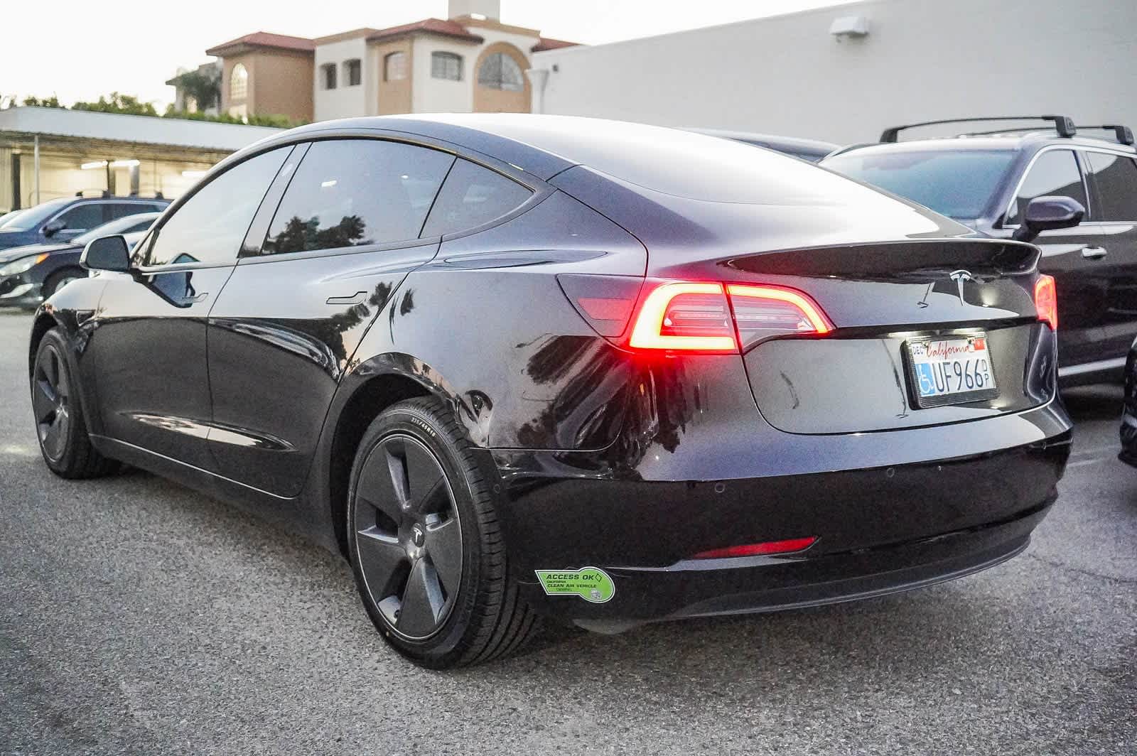 Thumbnail: 2022 Tesla Model 3 - 4