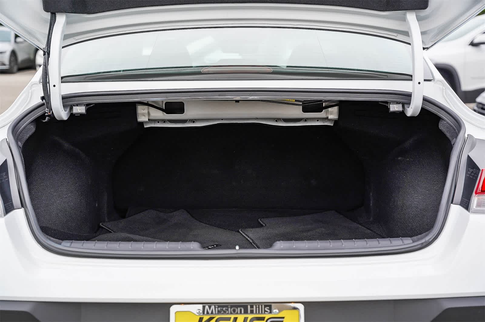 Thumbnail: 2025 Hyundai Elantra - 25