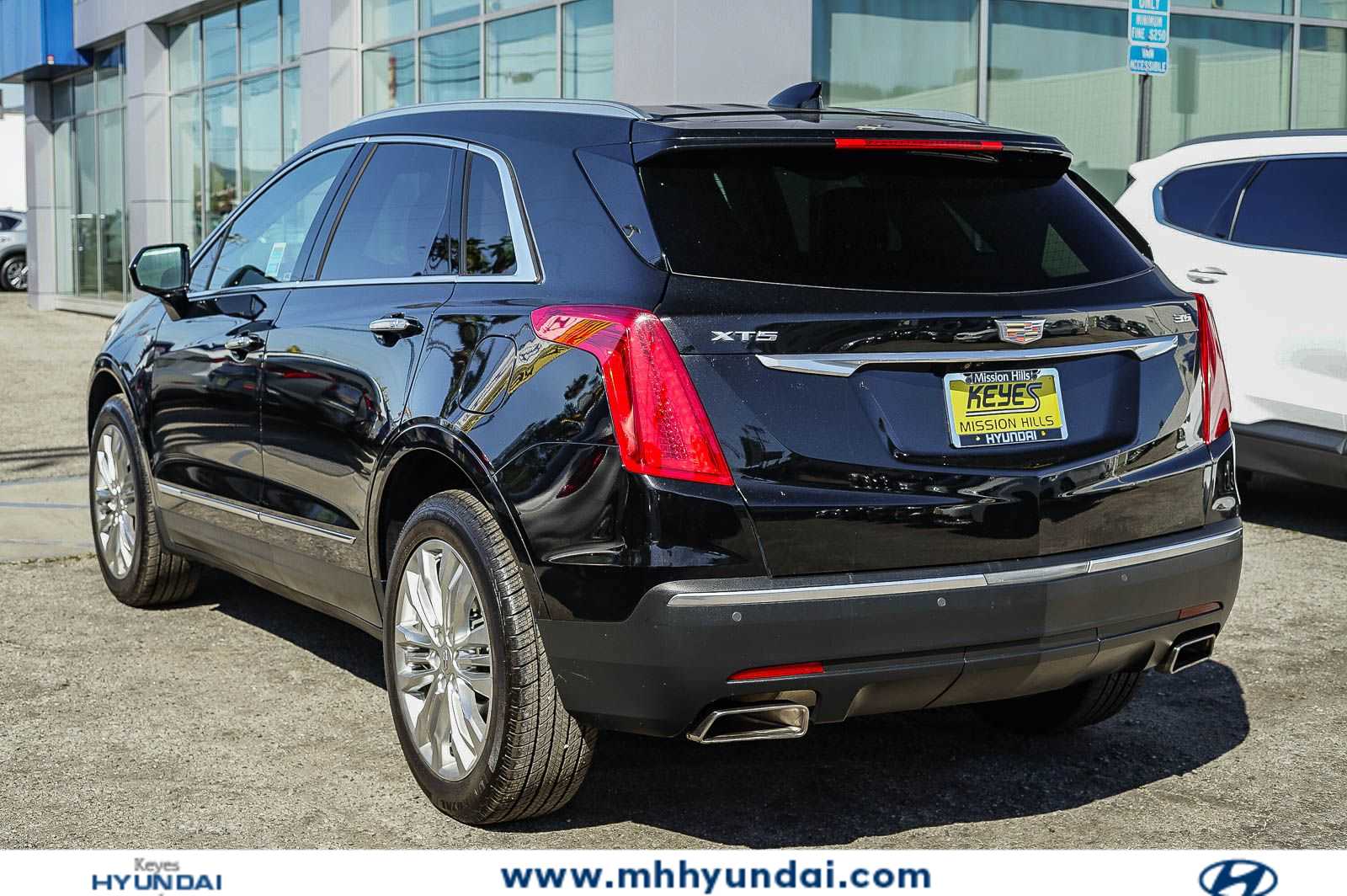 Thumbnail: 2019 Cadillac XT5 - 2