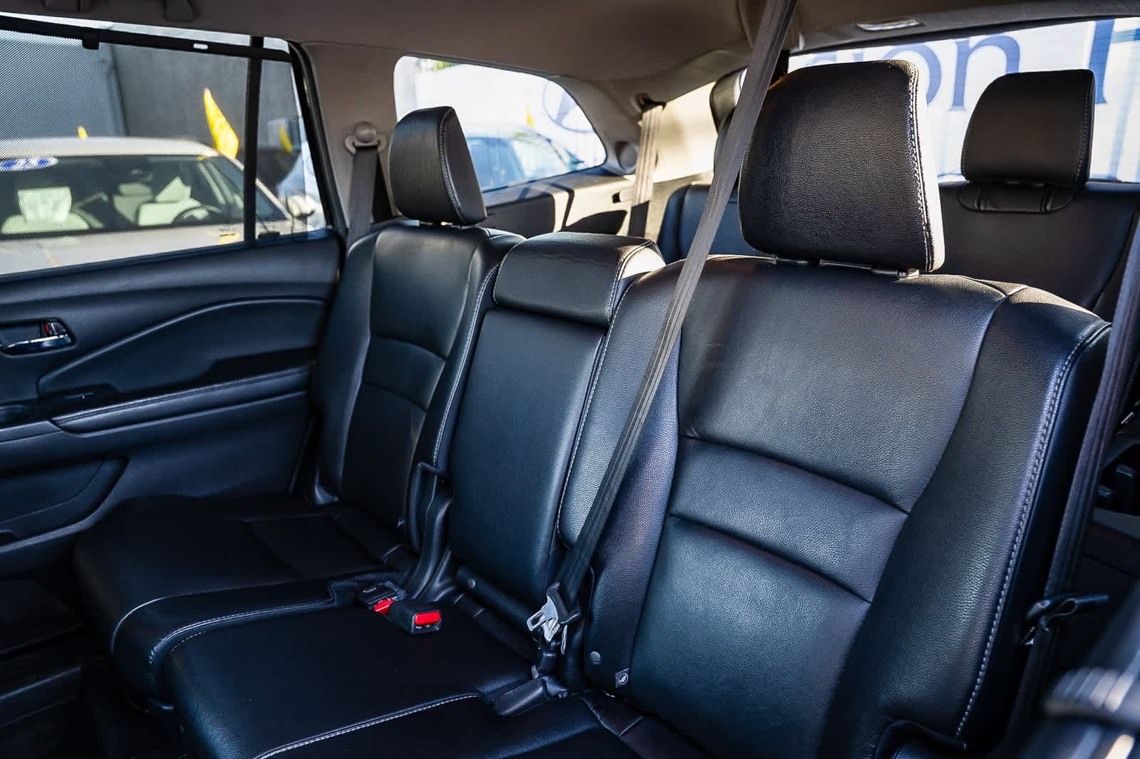 Thumbnail: 2017 Honda Pilot - 17