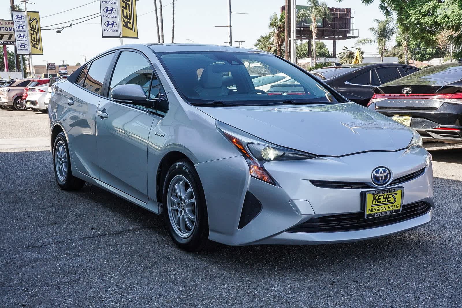 Thumbnail: 2016 Toyota Prius - 3