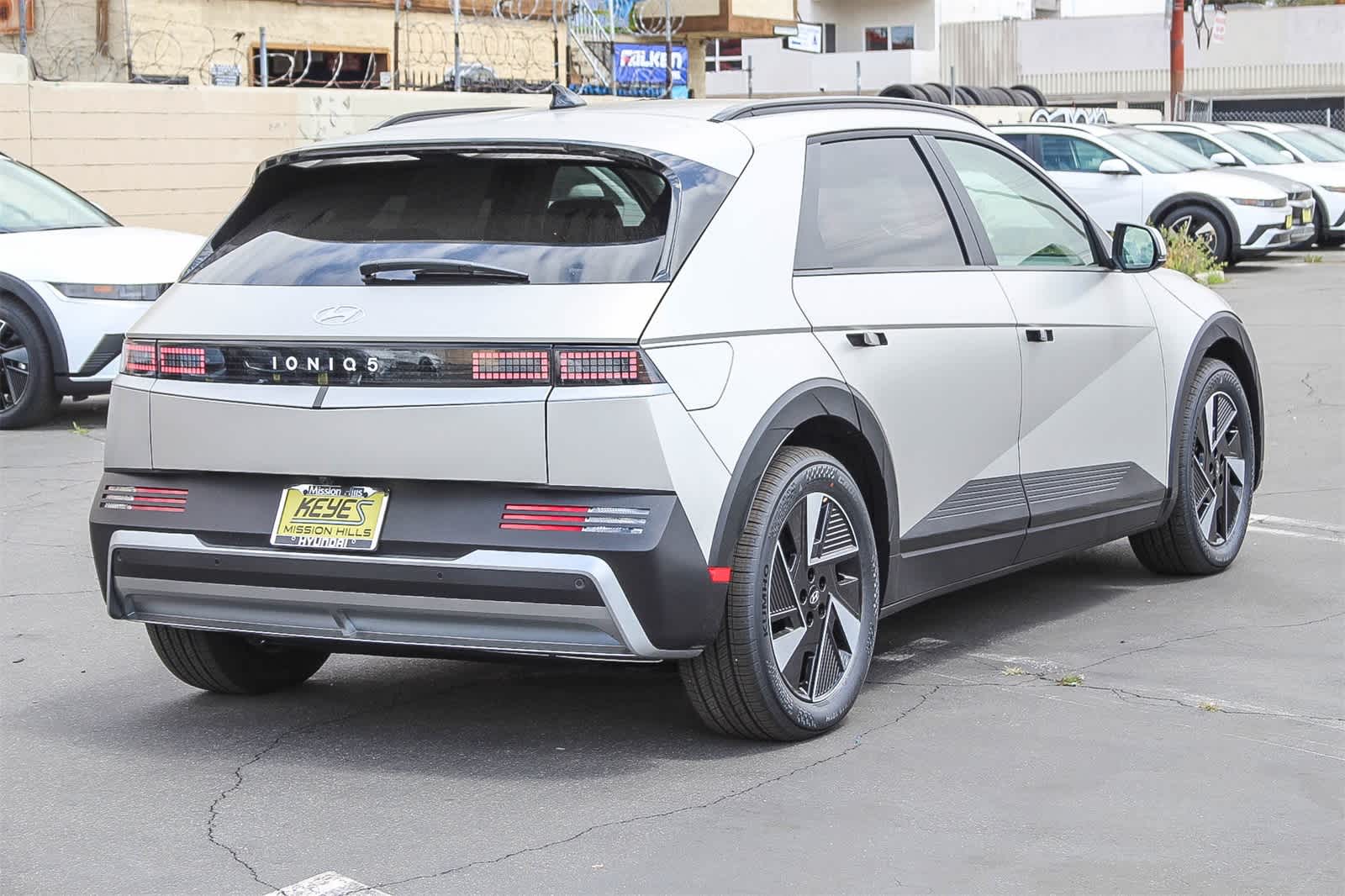 2025 Hyundai Ioniq 5 SEL 4