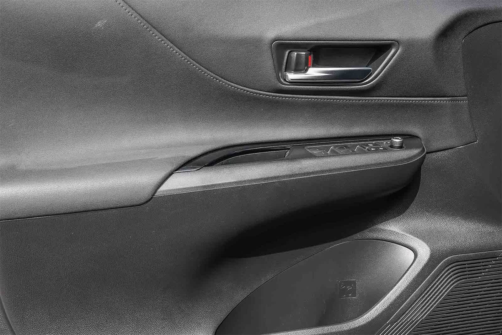 Thumbnail: 2021 Toyota Venza - 20