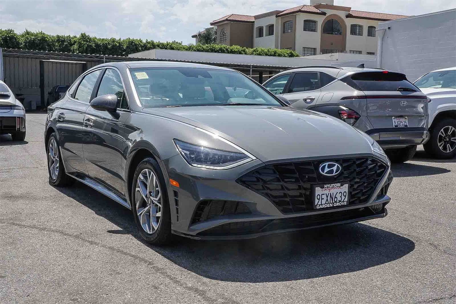 Thumbnail: 2023 Hyundai Sonata - 3
