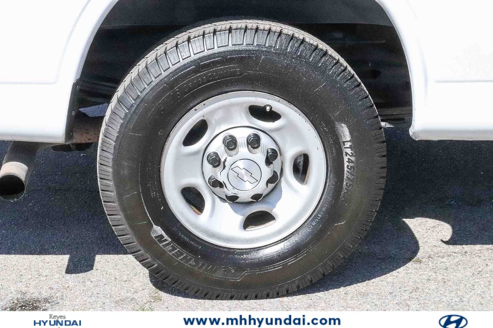 Thumbnail: 2020 Chevrolet Express - 9