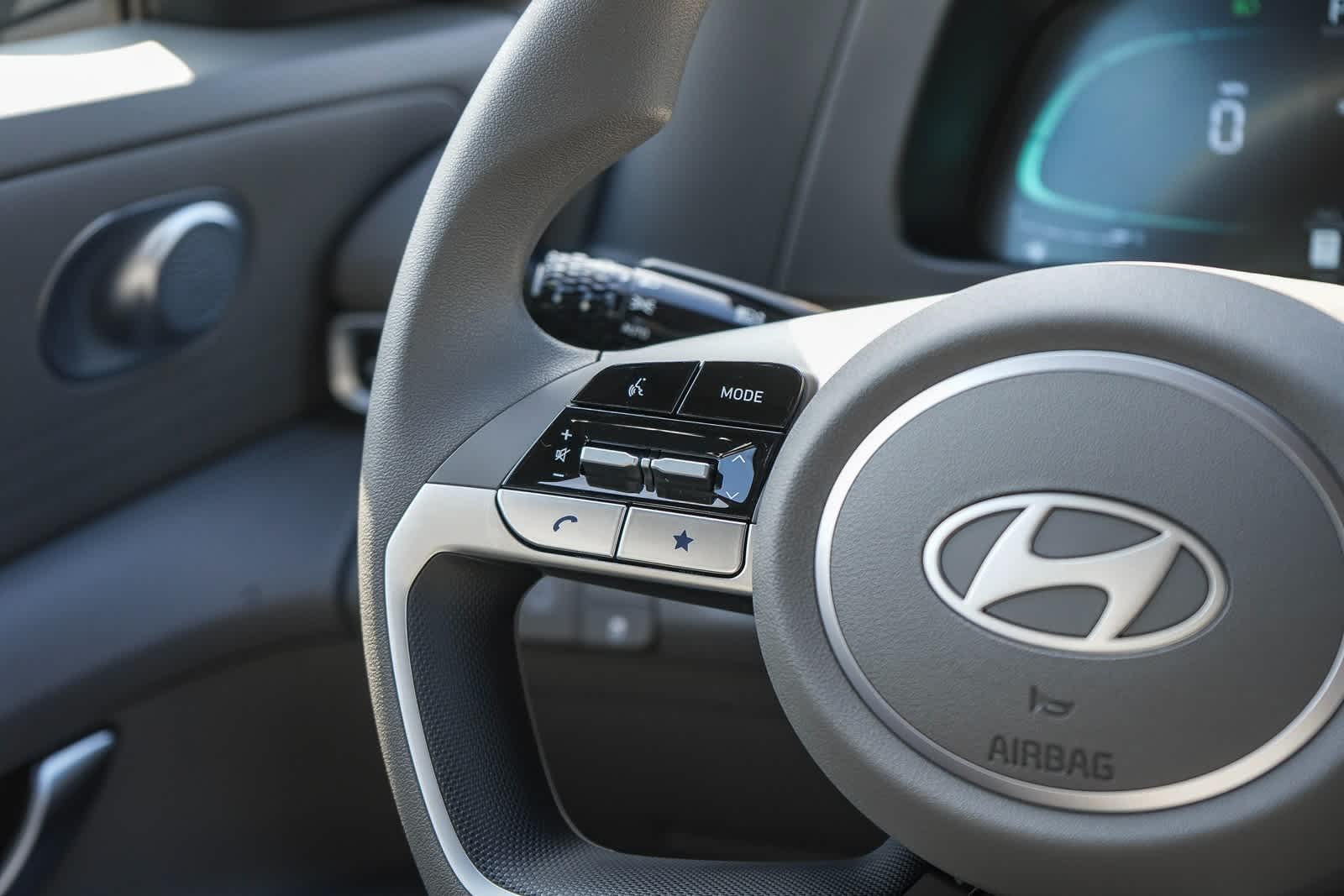 Thumbnail: 2025 Hyundai Elantra - 18